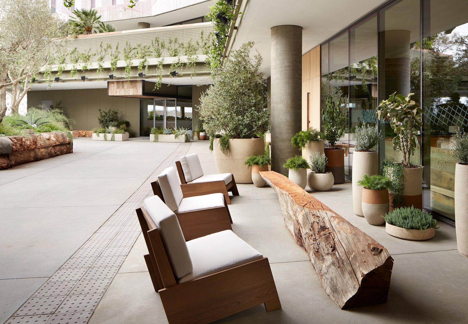 1 Hotel West Hollywood — vibe