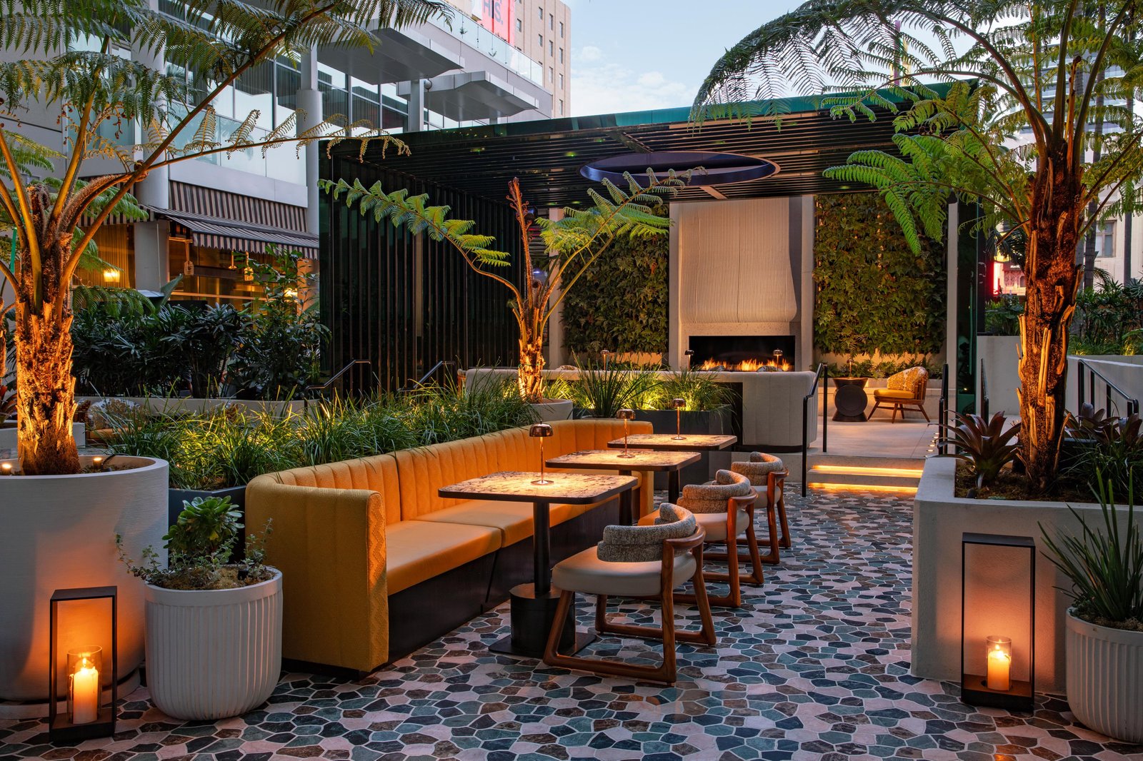 W Hollywood, the garden & patio