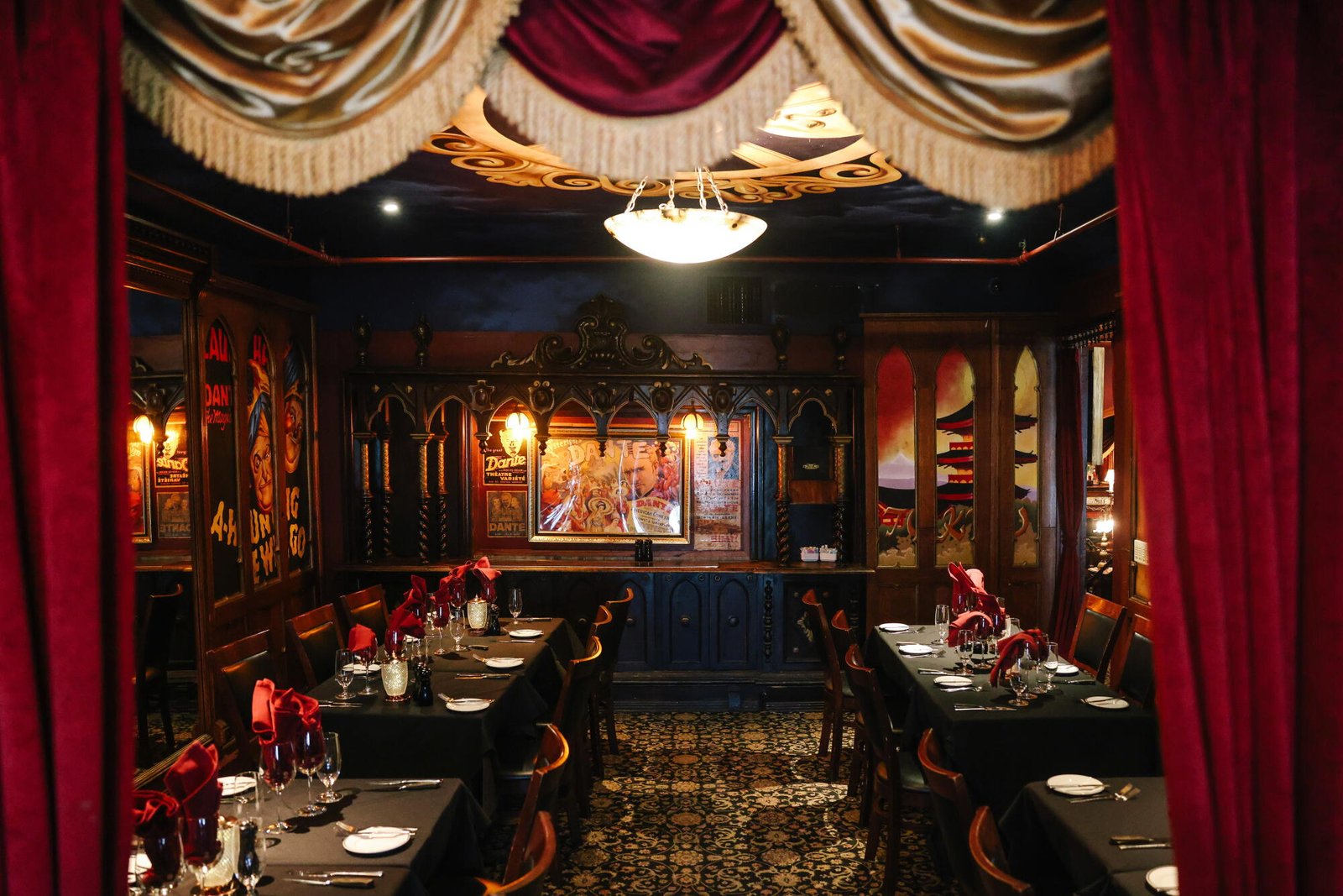 Magic Castle Hotel — eat & drink
