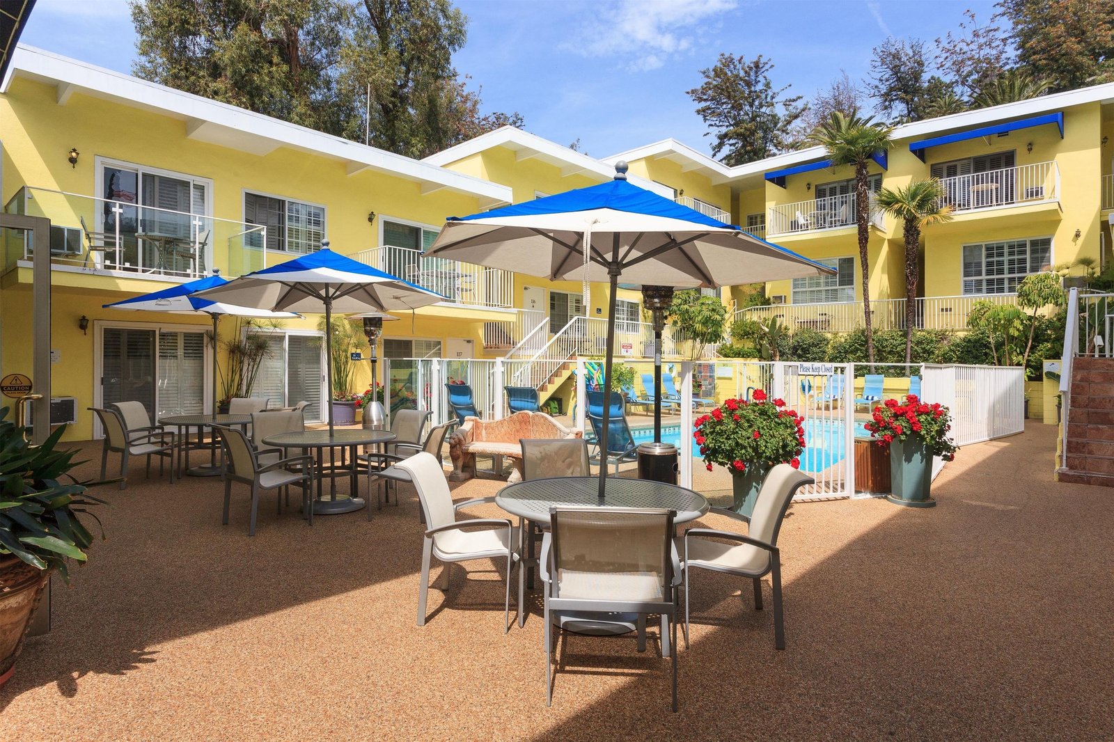 Magic Castle Hotel — vibe