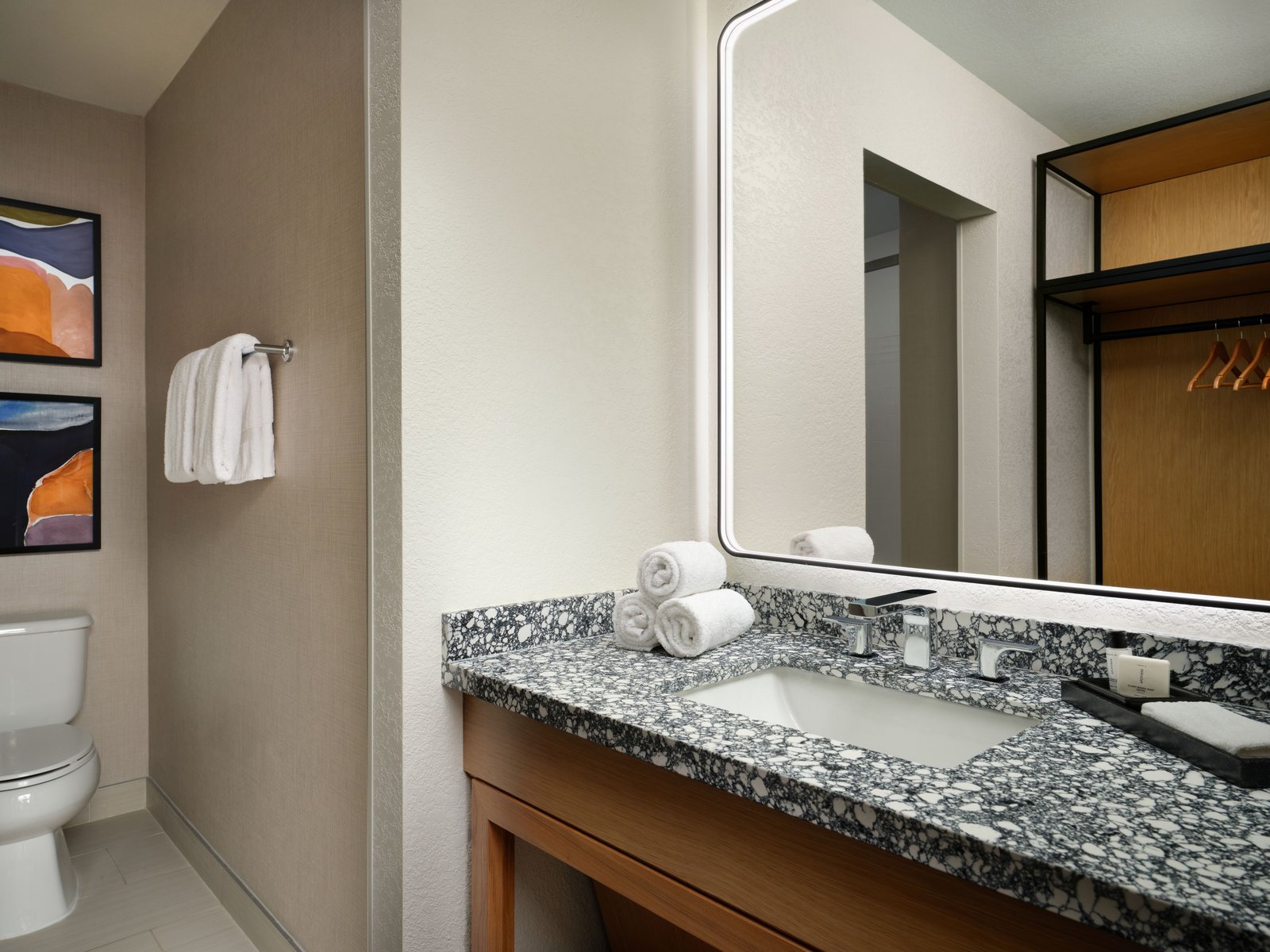 Burton House, Beverly Hills, A Tribute Portfolio Hotel — rooms