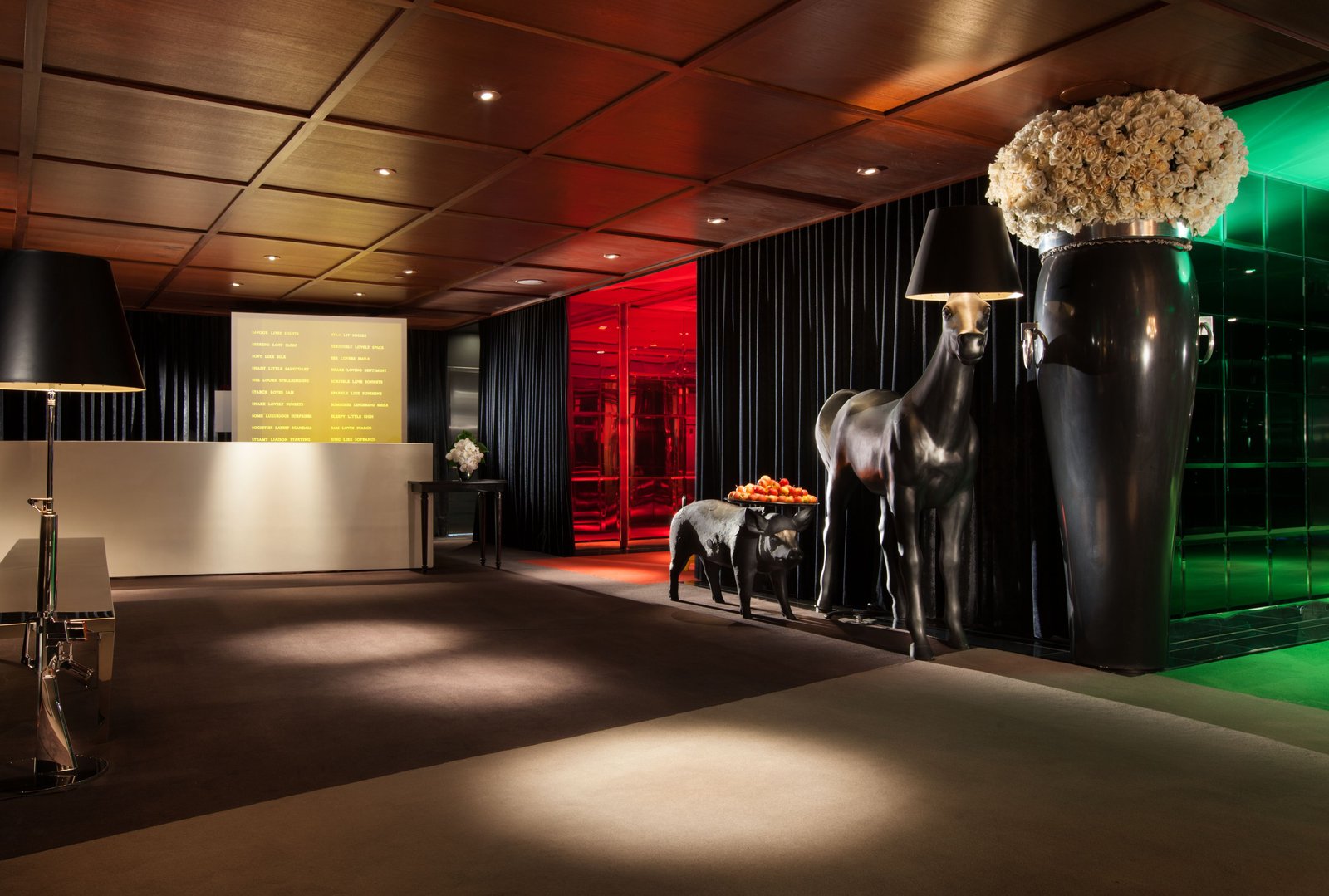SLS Hotel, a Luxury Collection Hotel, Beverly Hills — vibe