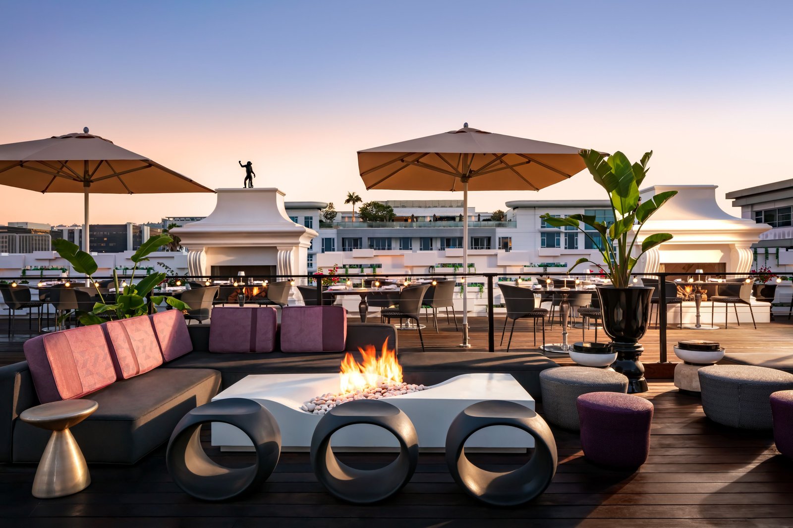 SLS Hotel, a Luxury Collection Hotel, Beverly Hills — vibe