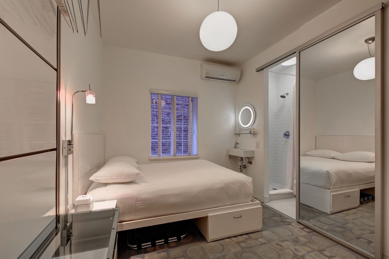 The Varden Hotel — rooms