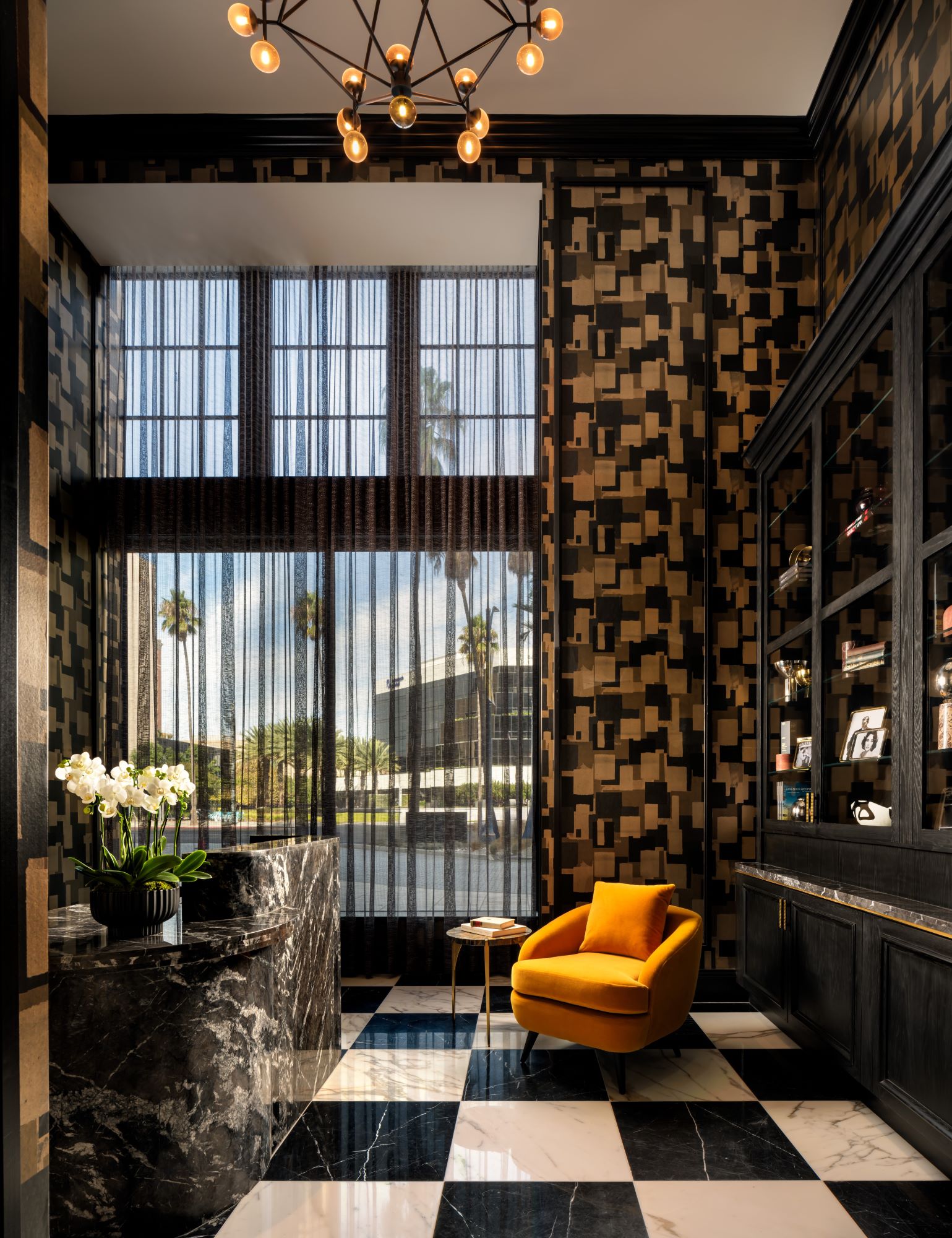 Fairmont Breakers Long Beach — vibe