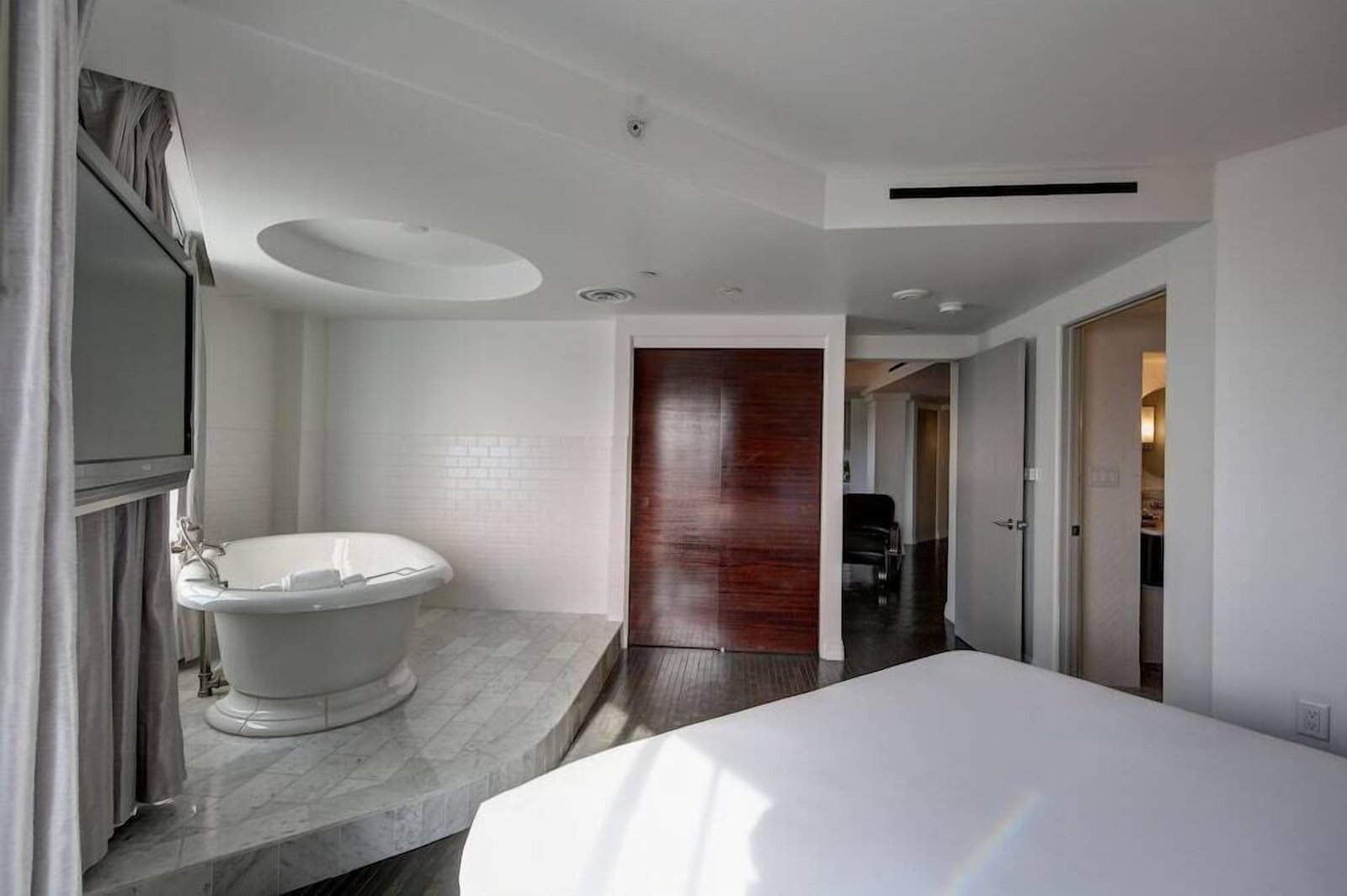 The Eden — rooms