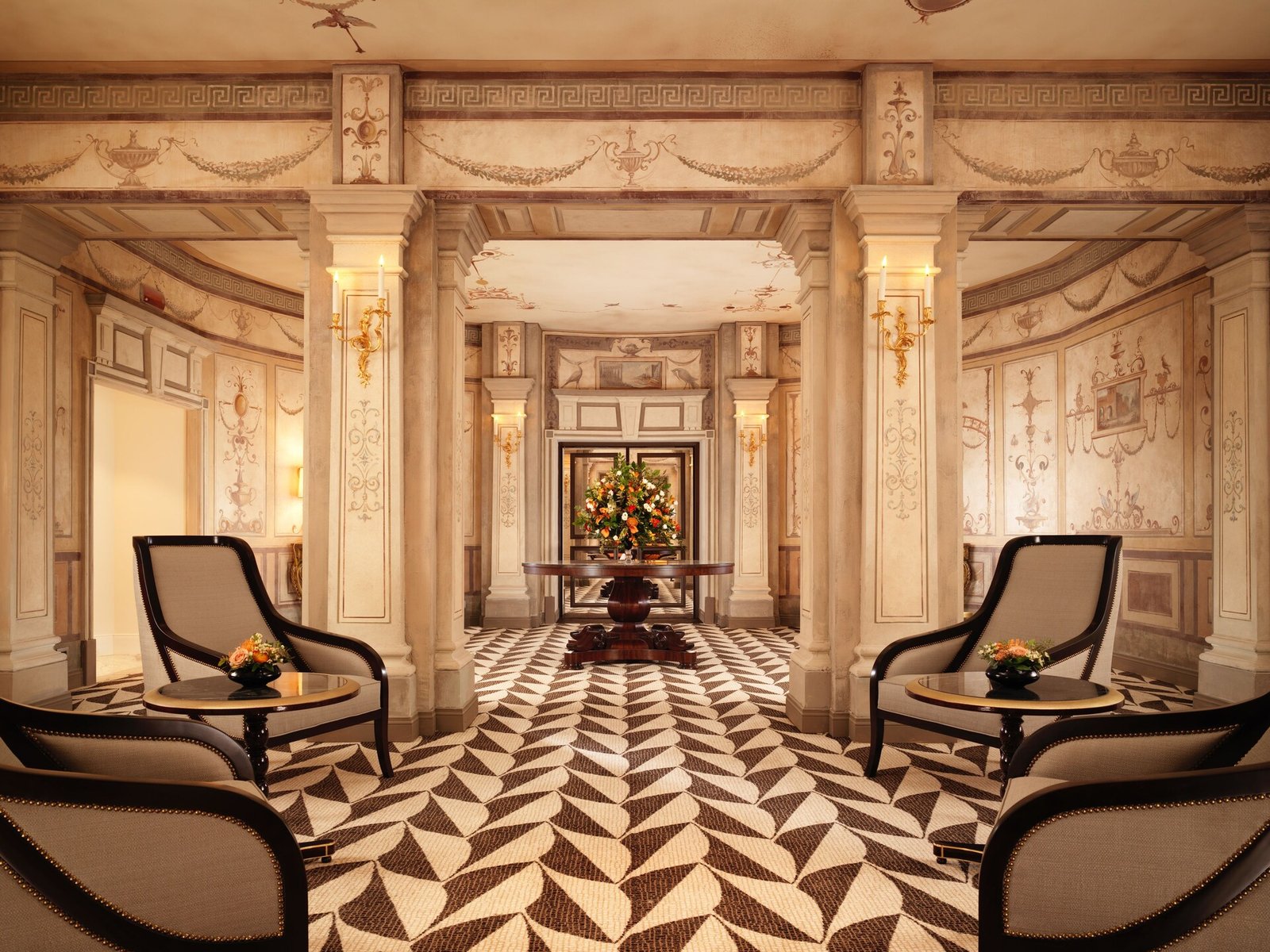 Hotel Eden — vibe