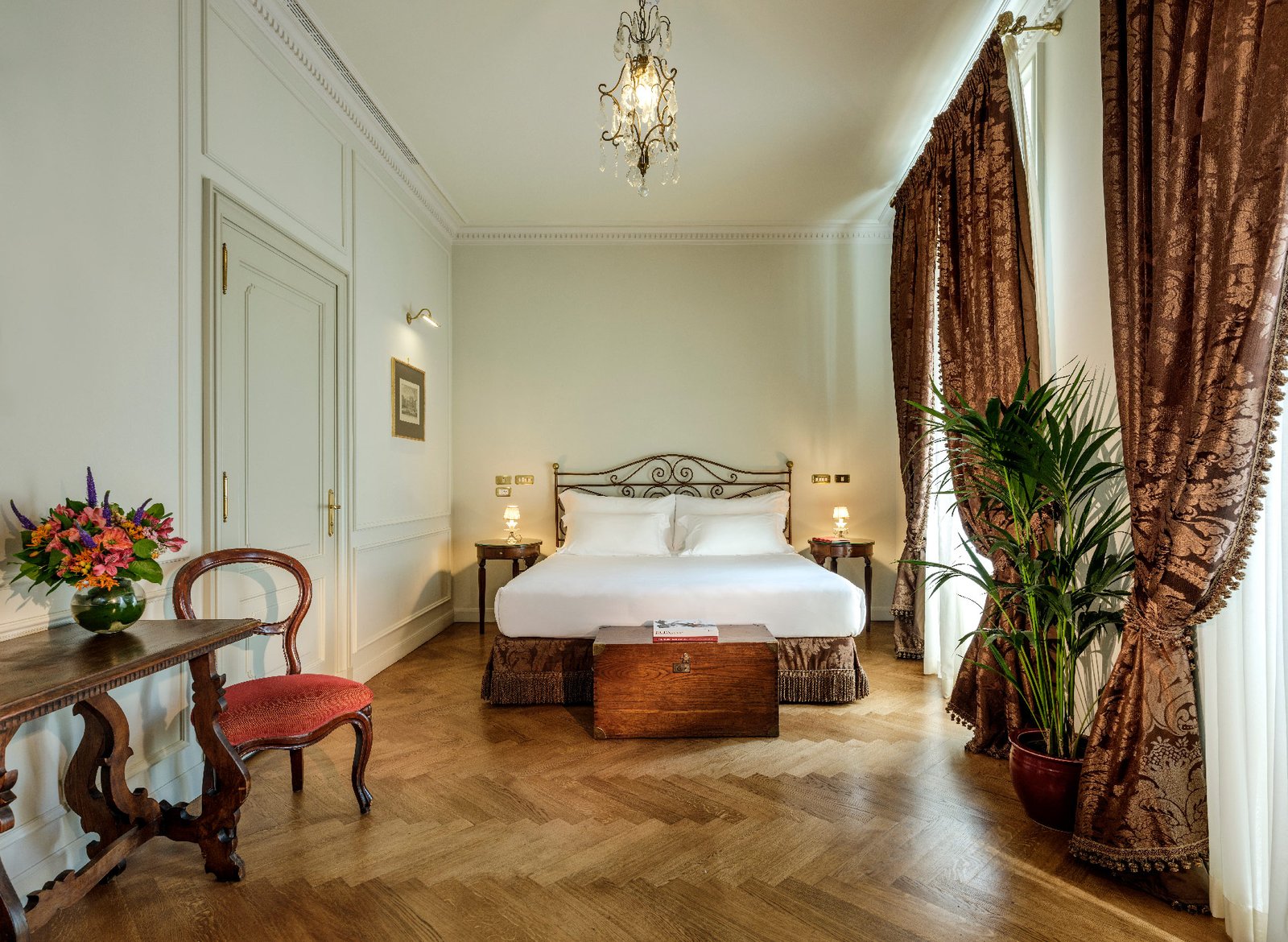 Hotel Locarno — rooms
