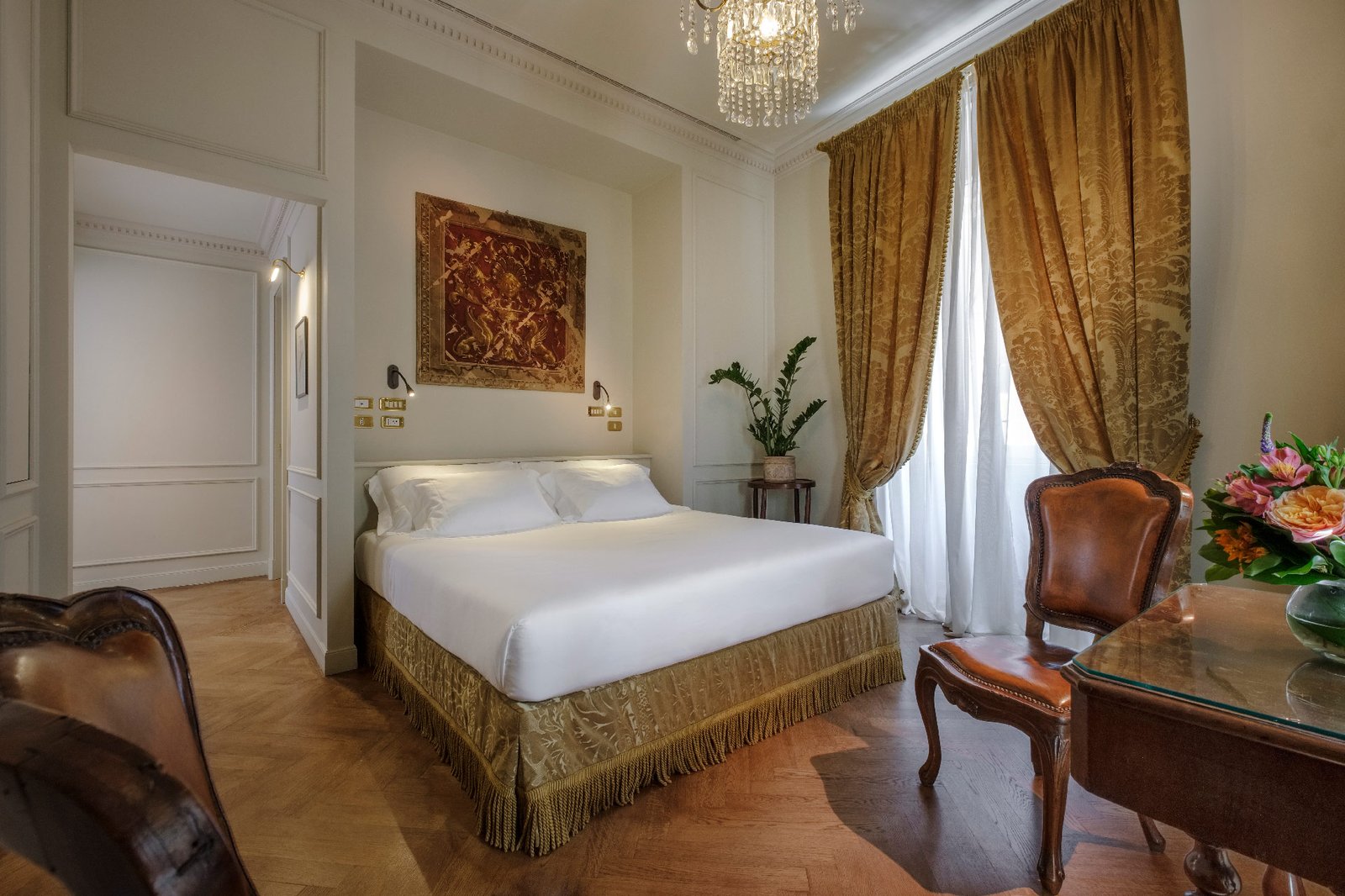 Hotel Locarno — rooms