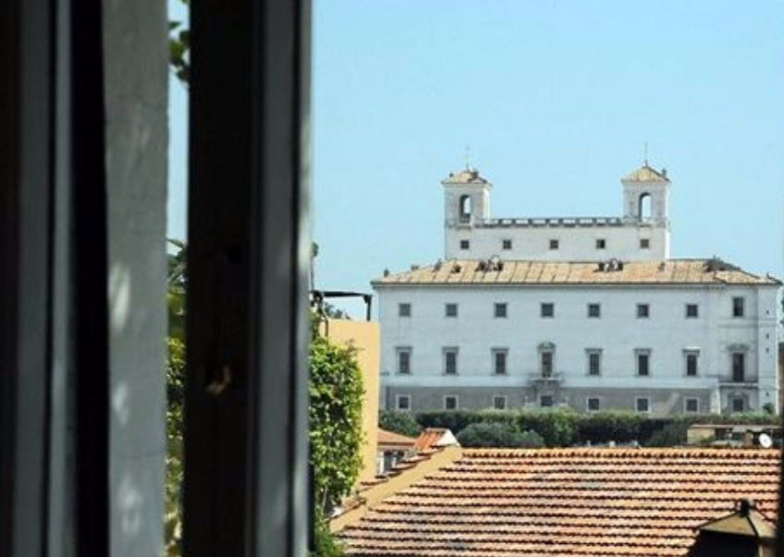 Grand Hotel Plaza — backstory
