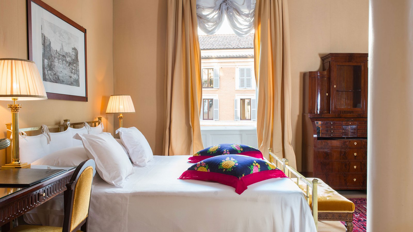 Grand Hotel Plaza — rooms