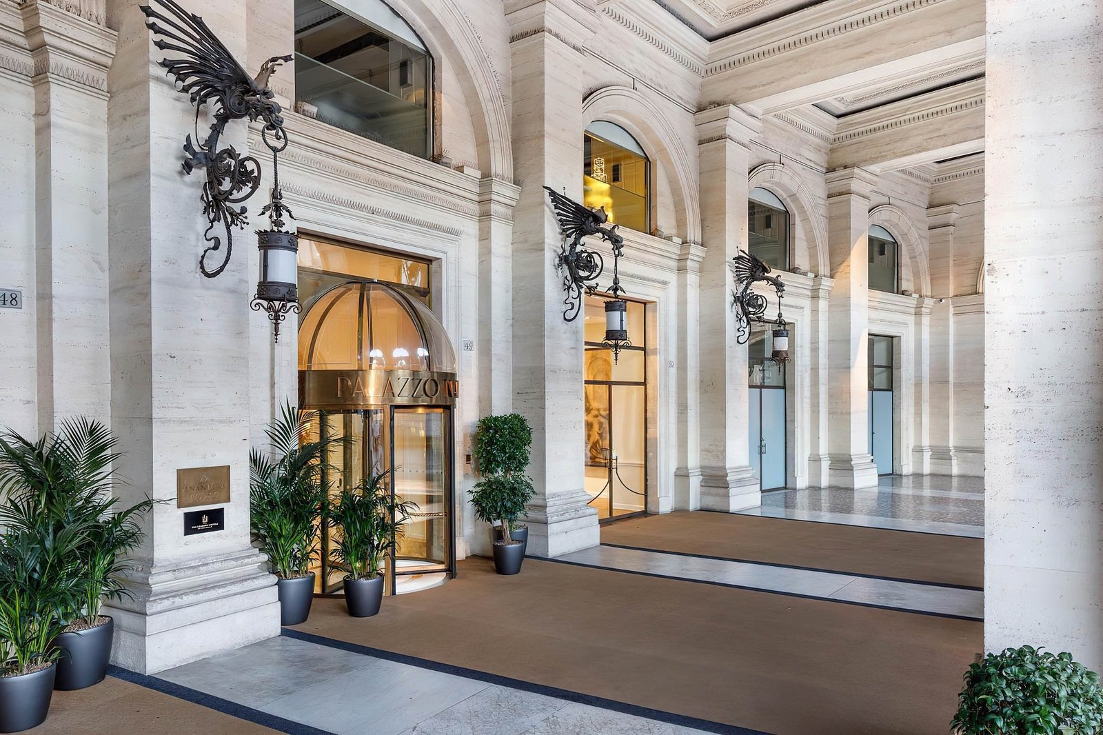 Anantara Palazzo Naiadi Rome Hotel — vibe