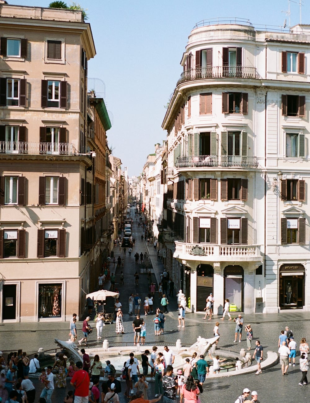 Portrait Roma — backstory