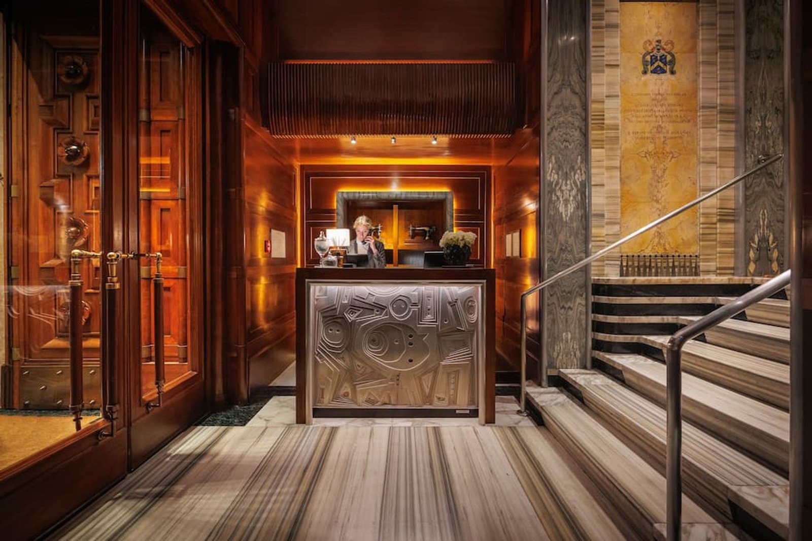 Singer Palace Hotel Roma — vibe