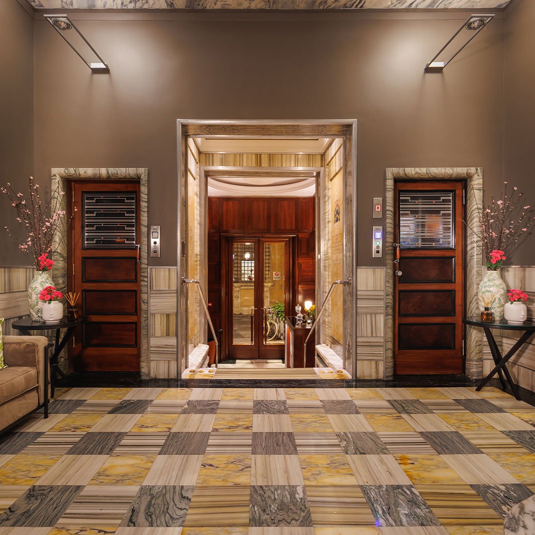 Singer Palace Hotel Roma — vibe