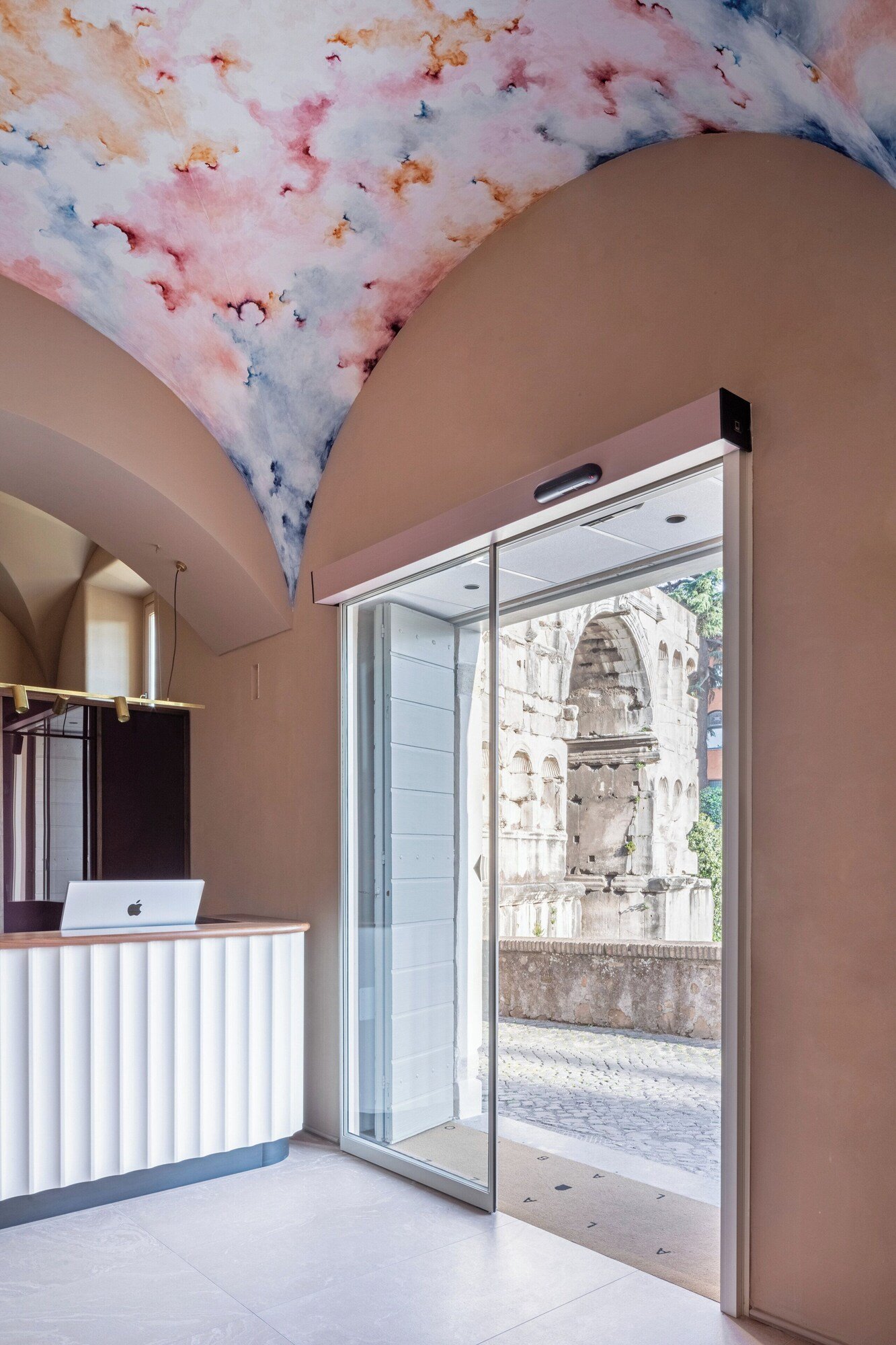 Palazzo Velabro — vibe