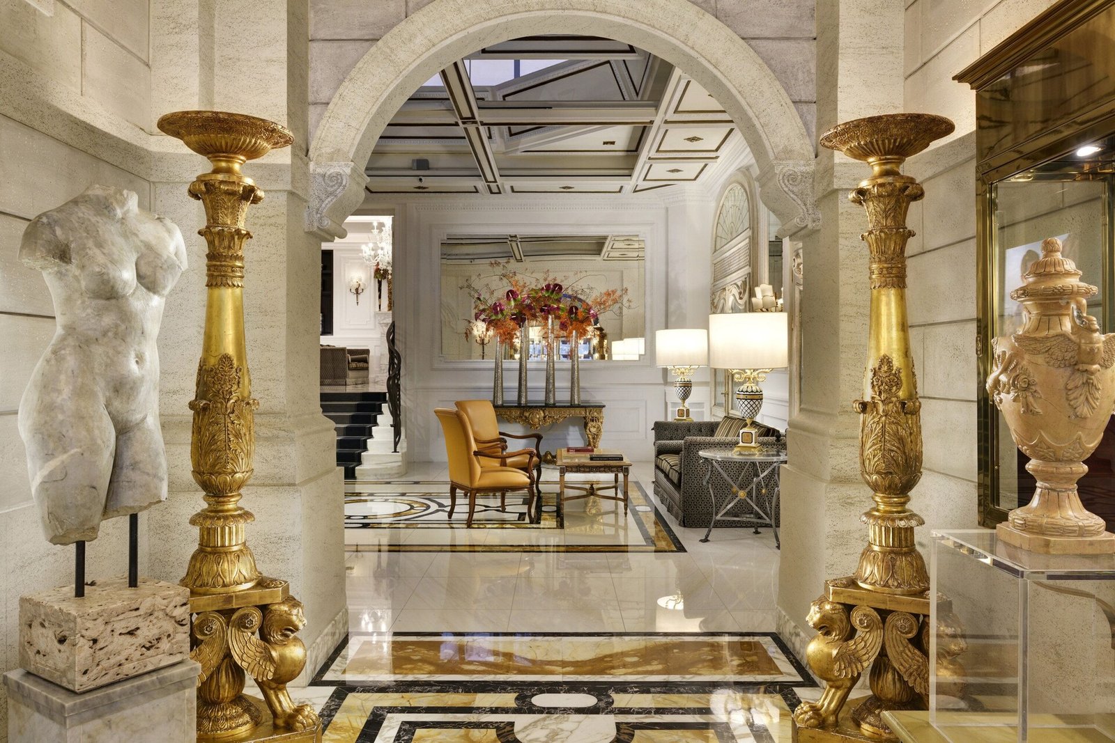 Hotel Splendide Royal — vibe