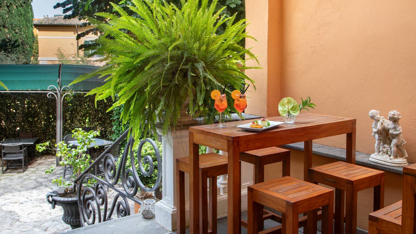 Hotel San Anselmo — vibe