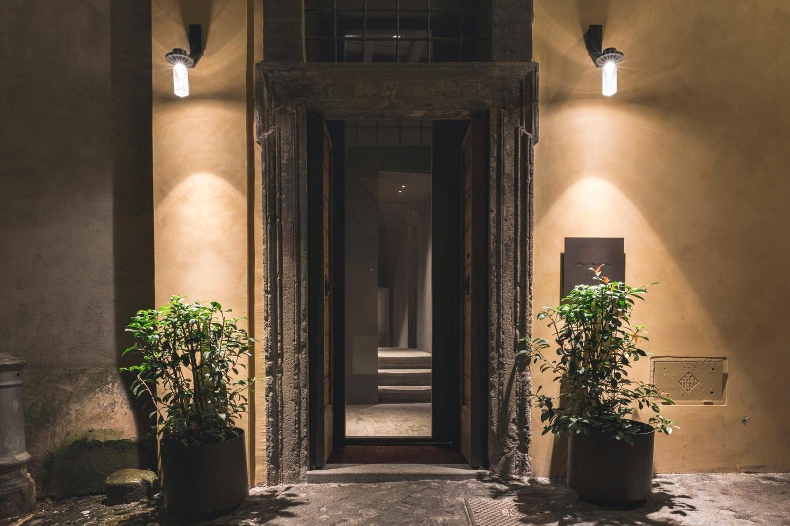 Hotel Scenario — vibe