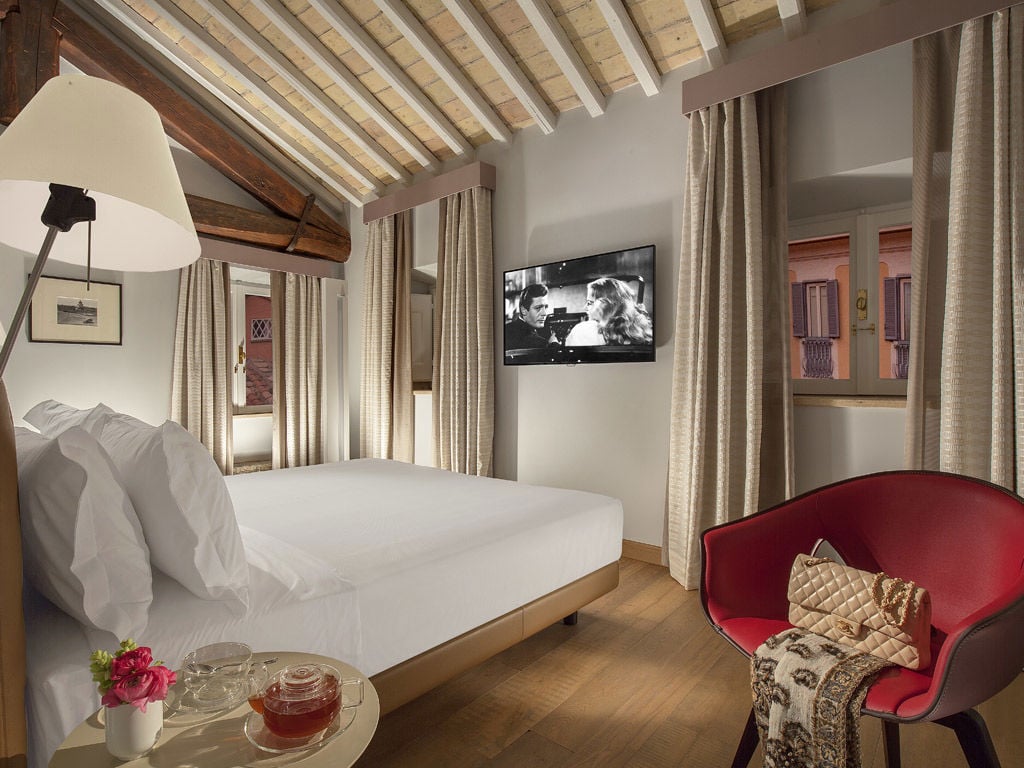 Palazzo Scanderbeg, rooms