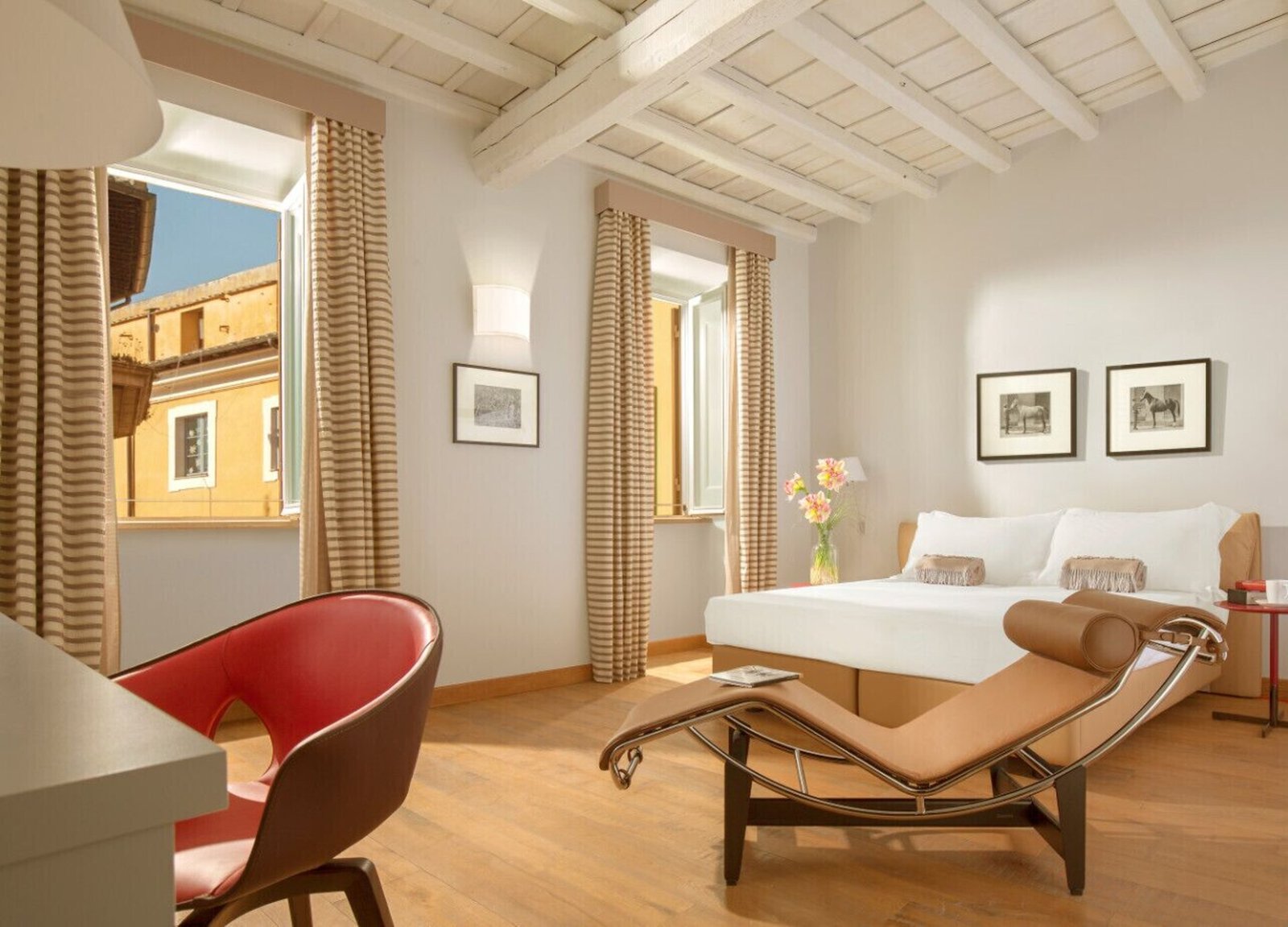 Palazzo Scanderbeg — rooms