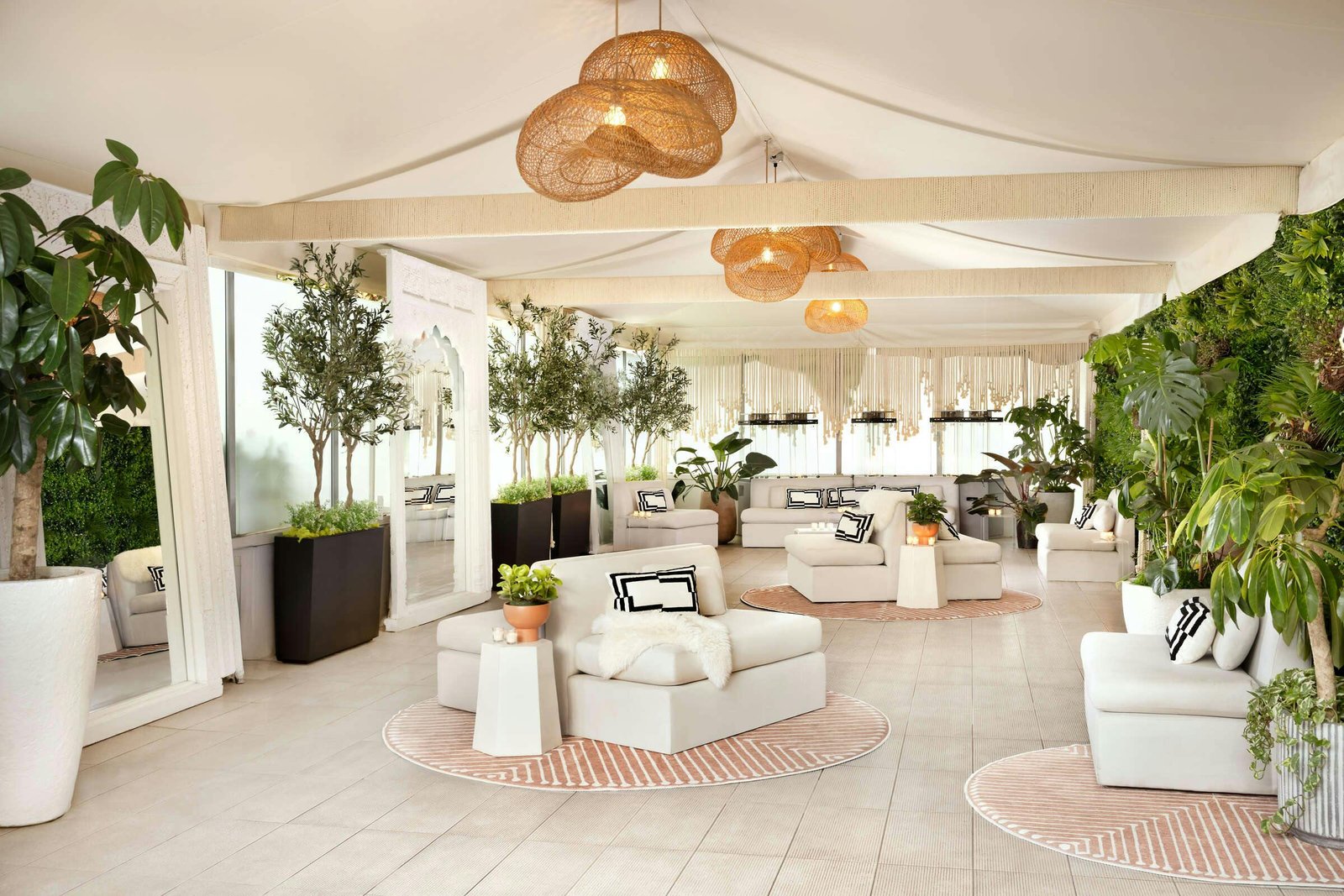 Huntley Hotel Santa Monica Beach — vibe