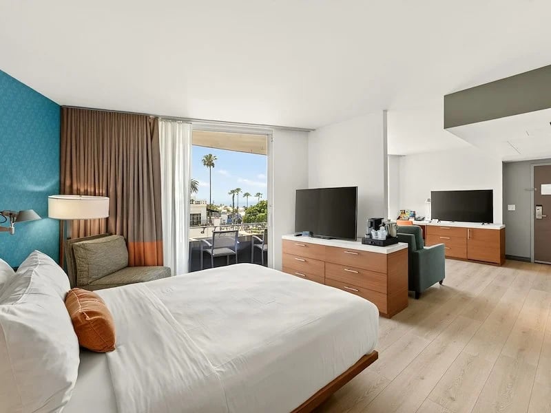Shore Hotel — rooms