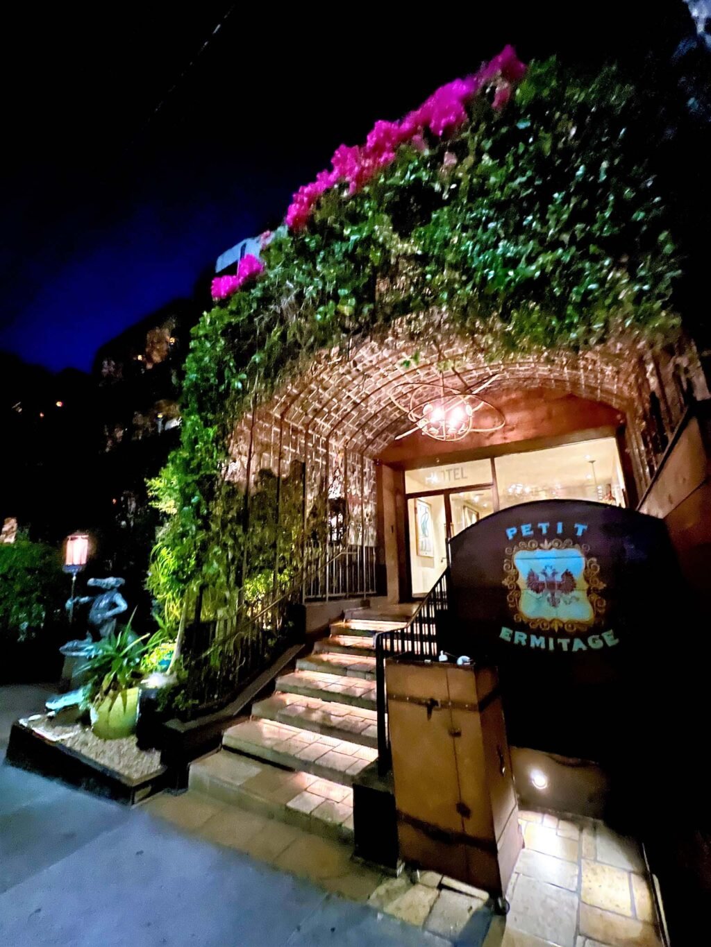Petit Ermitage — backstory