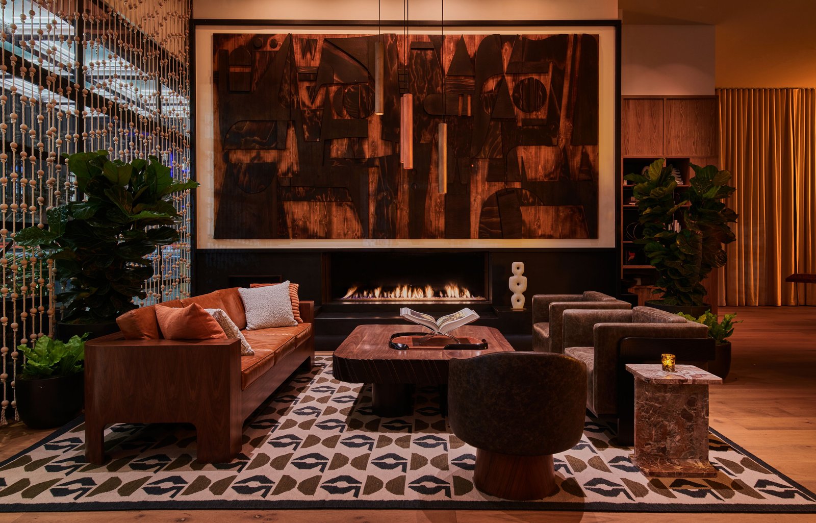 HOLLYWOOD VOLUME, a Tribute Portfolio Hotel — eat & drink