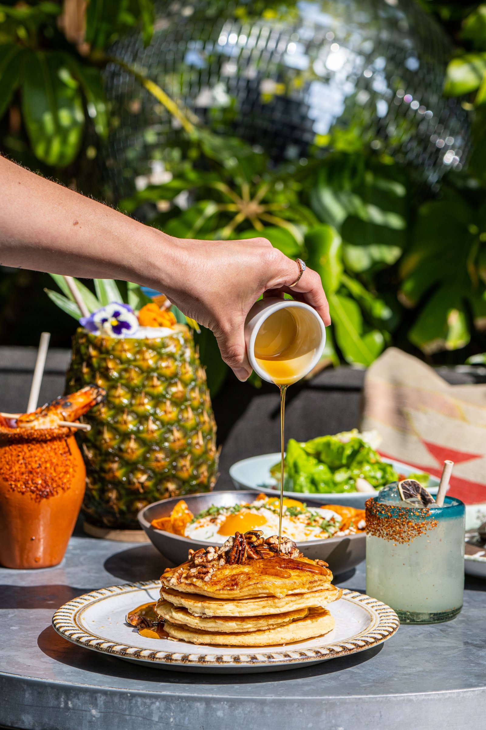 HOLLYWOOD VOLUME, a Tribute Portfolio Hotel — eat & drink