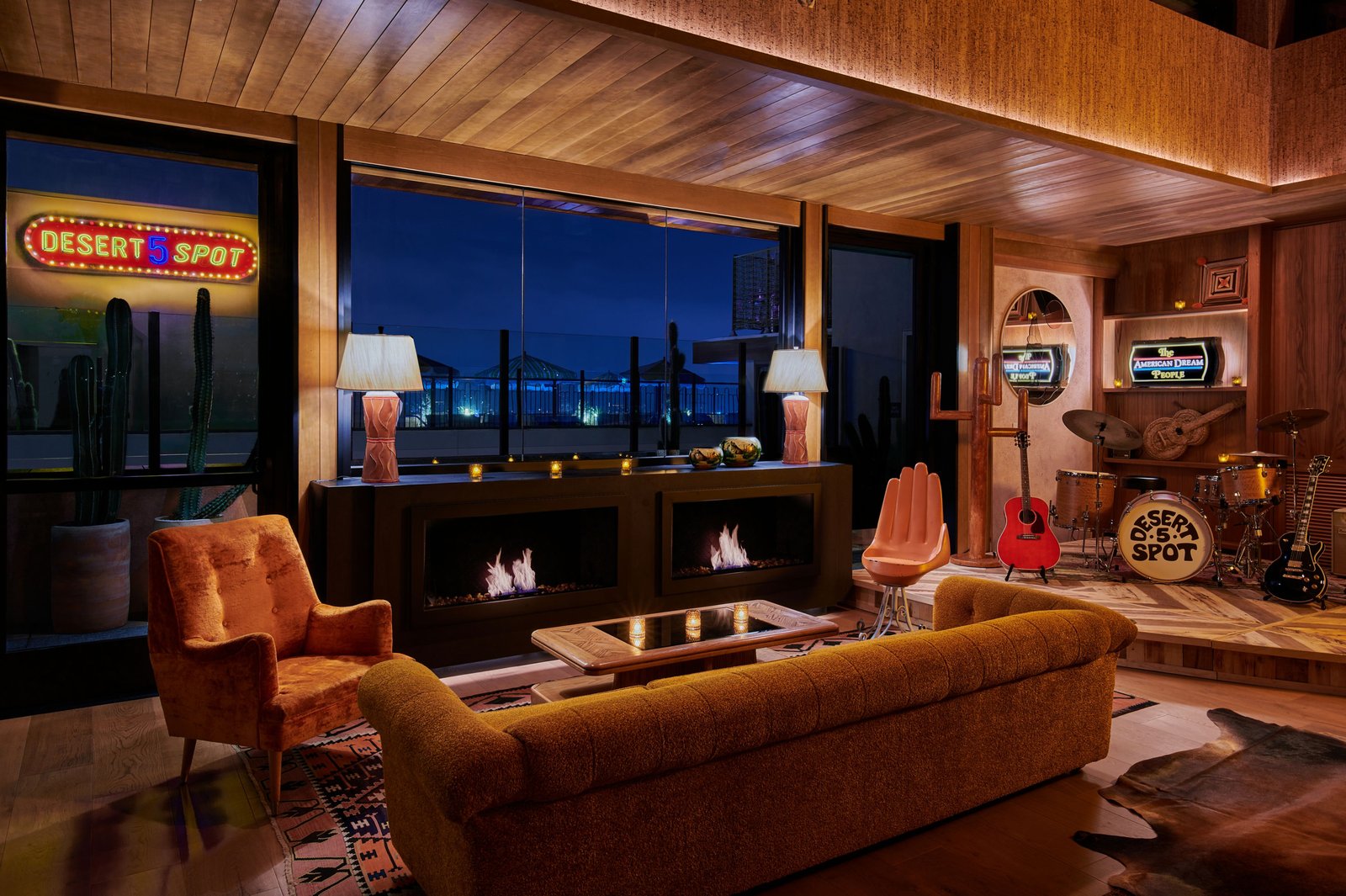 HOLLYWOOD VOLUME, a Tribute Portfolio Hotel — eat & drink