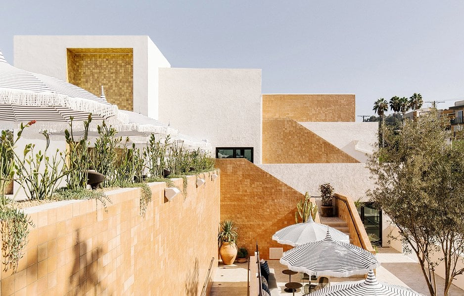 Silver Lake Pool & Inn — vibe