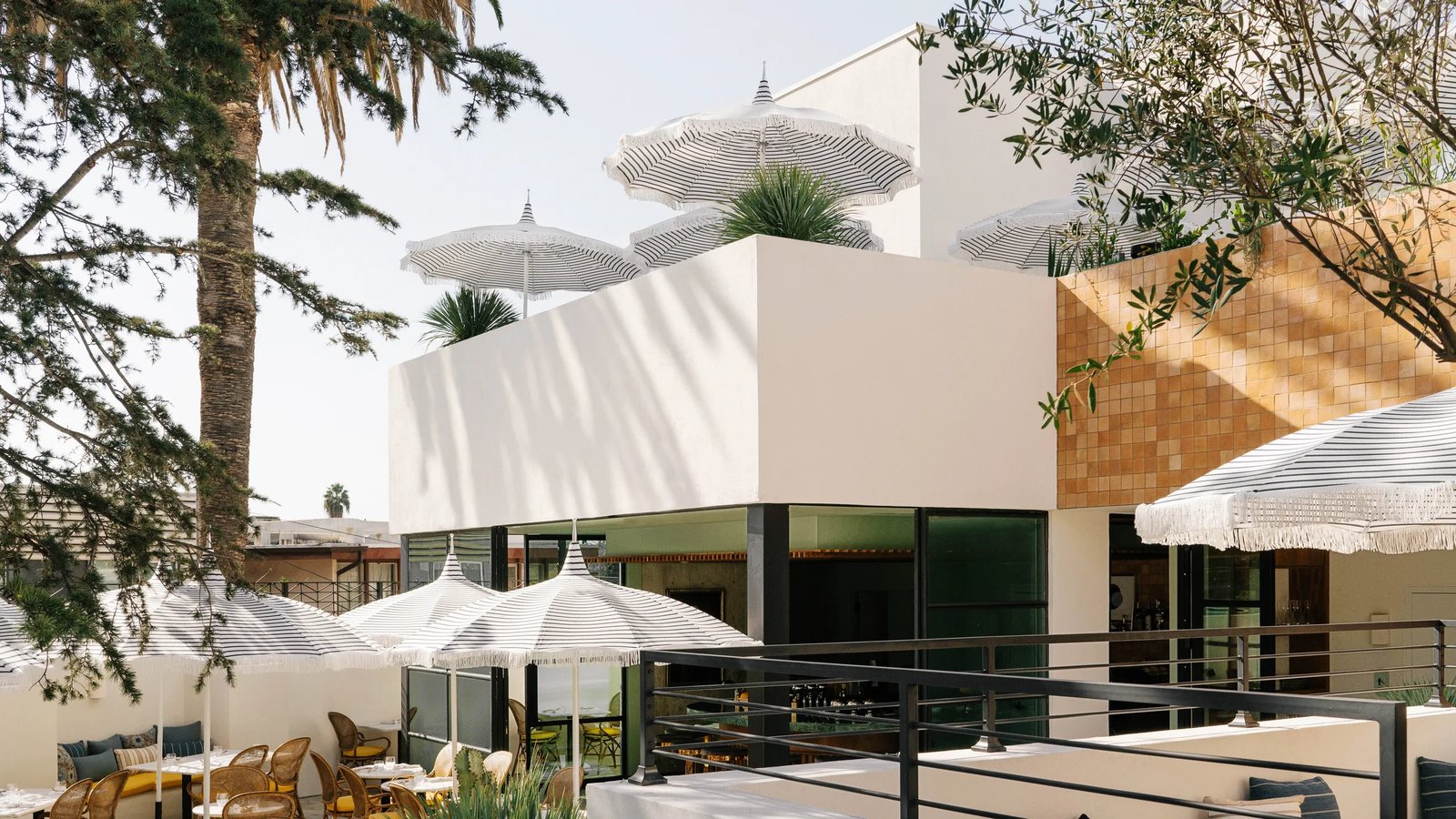 Silver Lake Pool & Inn — vibe