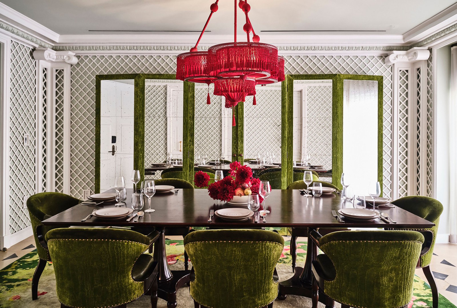 Hotel Per La, Autograph Collection, at the table
