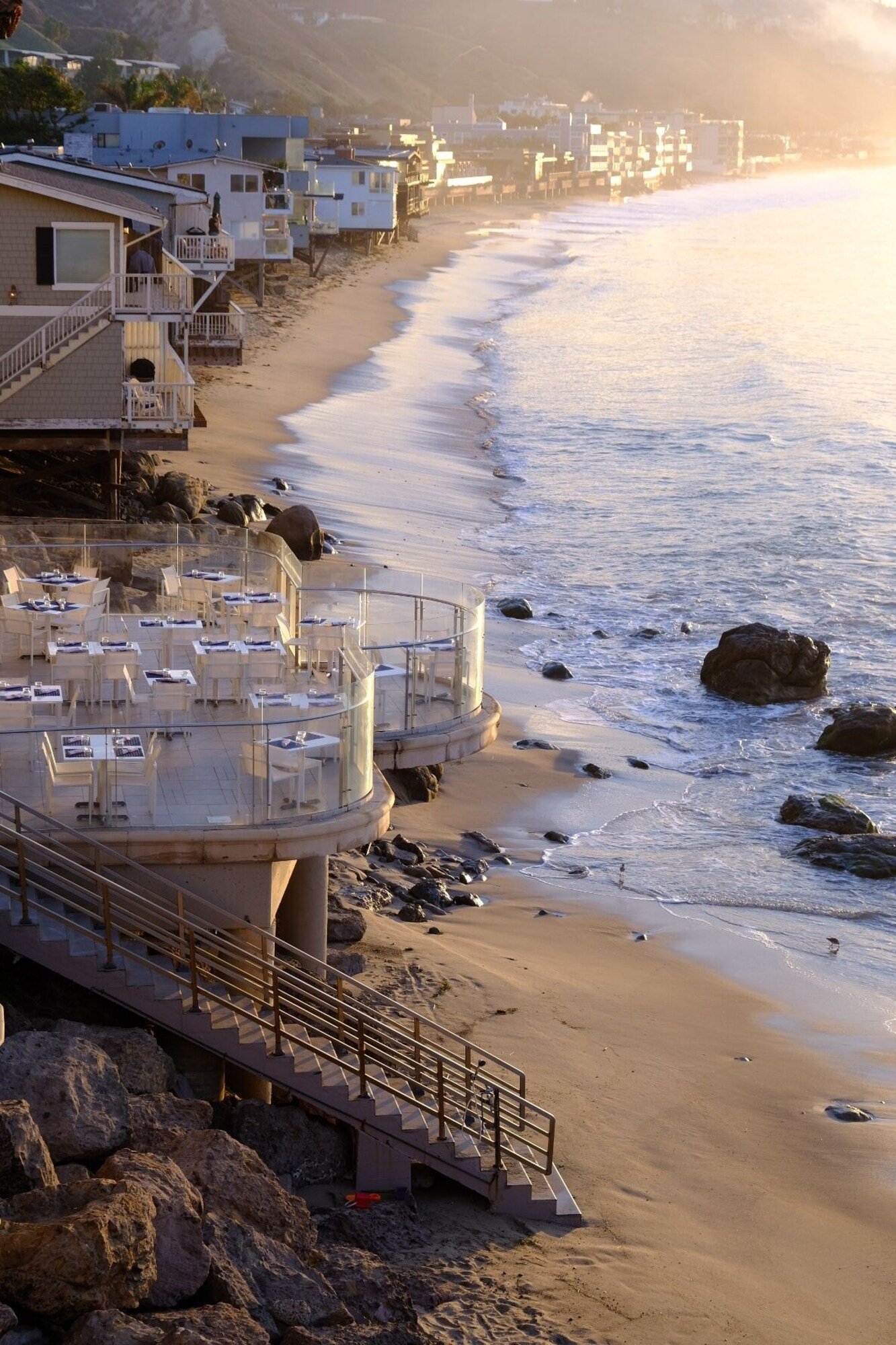 Malibu Beach Inn — eat & drink