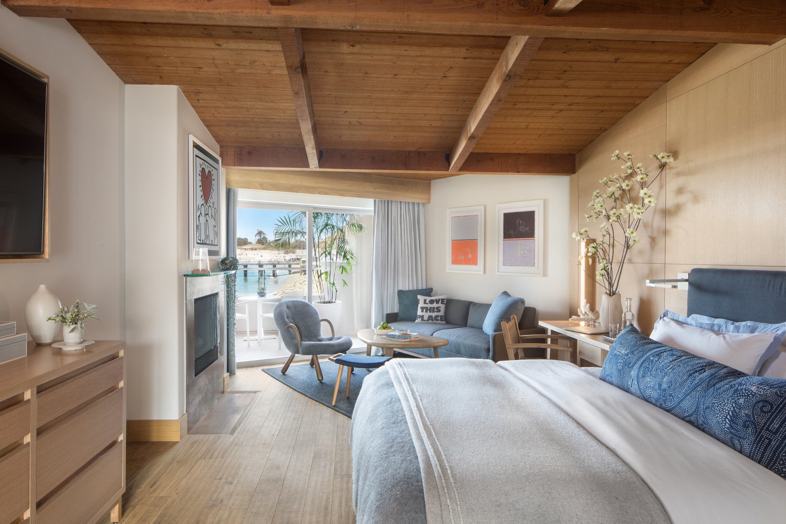 Malibu Beach Inn — rooms