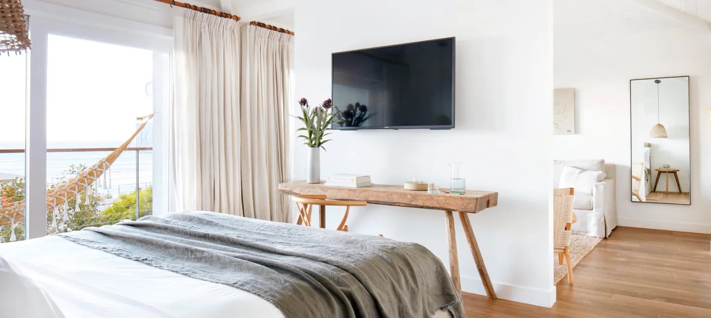 The Surfrider Hotel — rooms