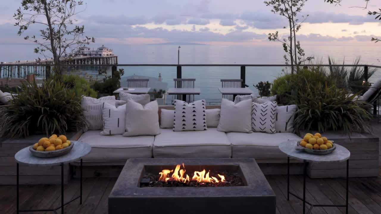 The Surfrider Hotel