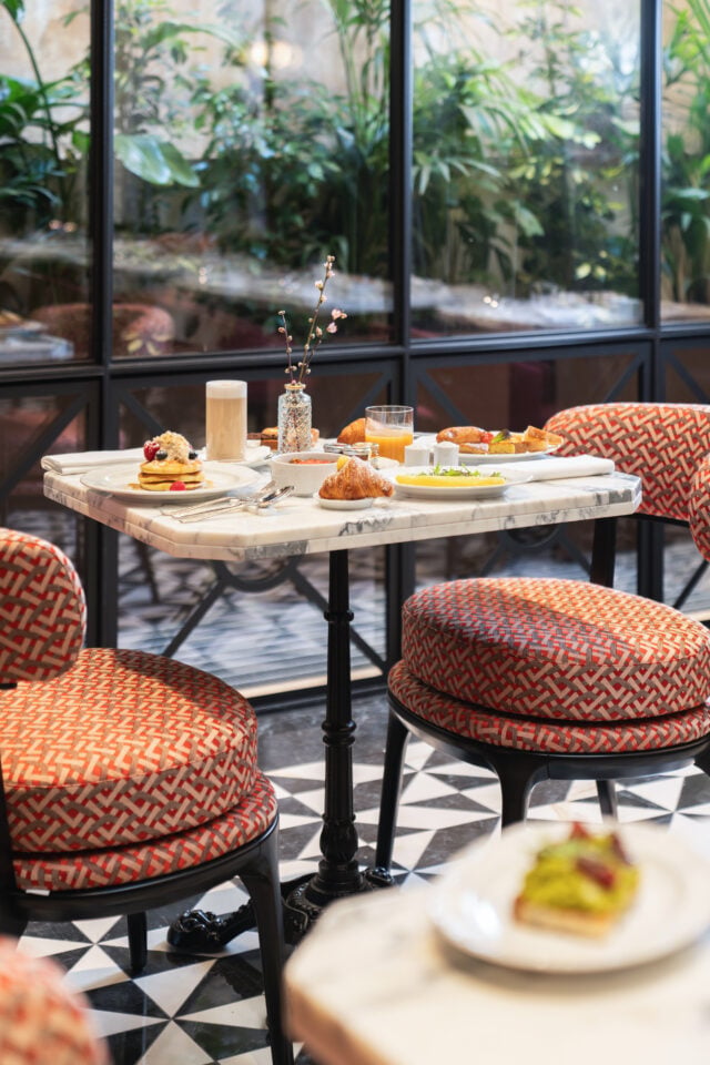 The Goethe Hotel, at the table