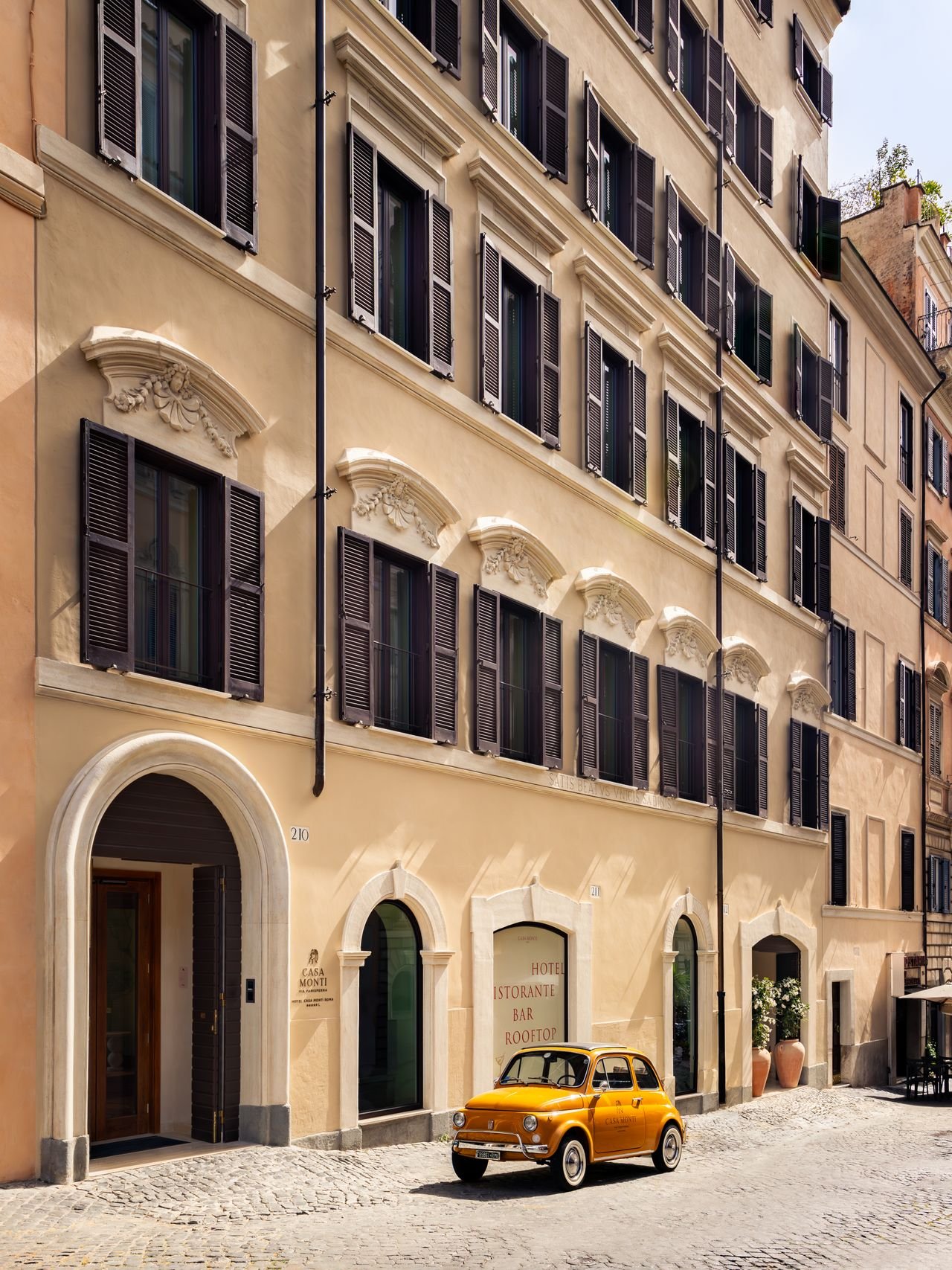 Hotel Casa Monti Roma — backstory