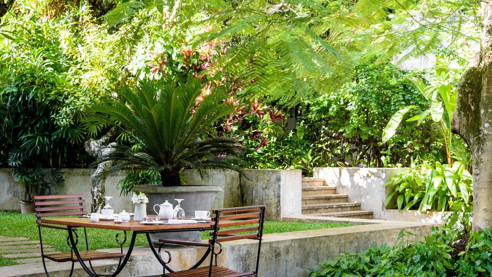 Amangalla, poolside & garden