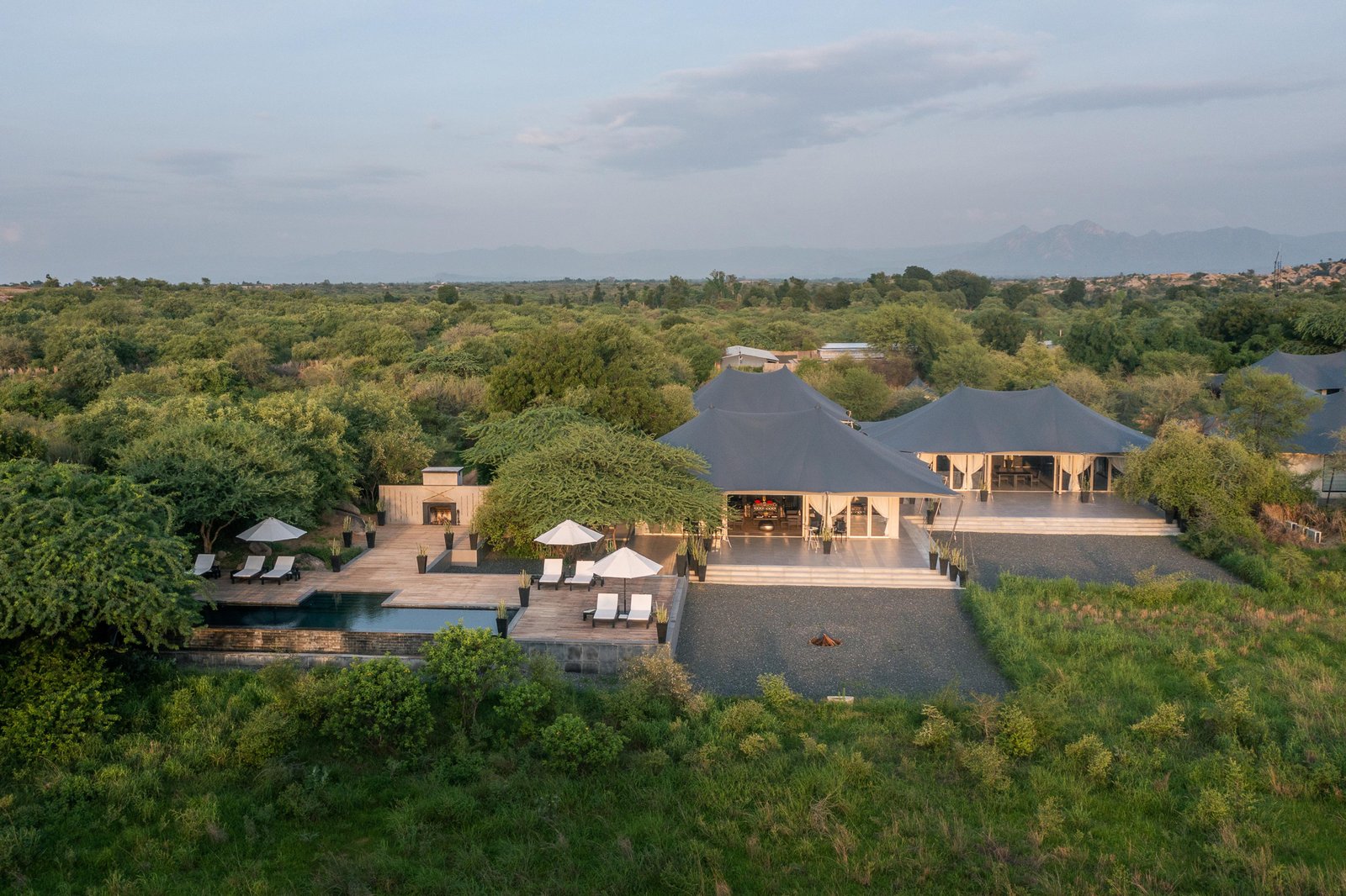 SUJÁN JAWAI Camp — vibe