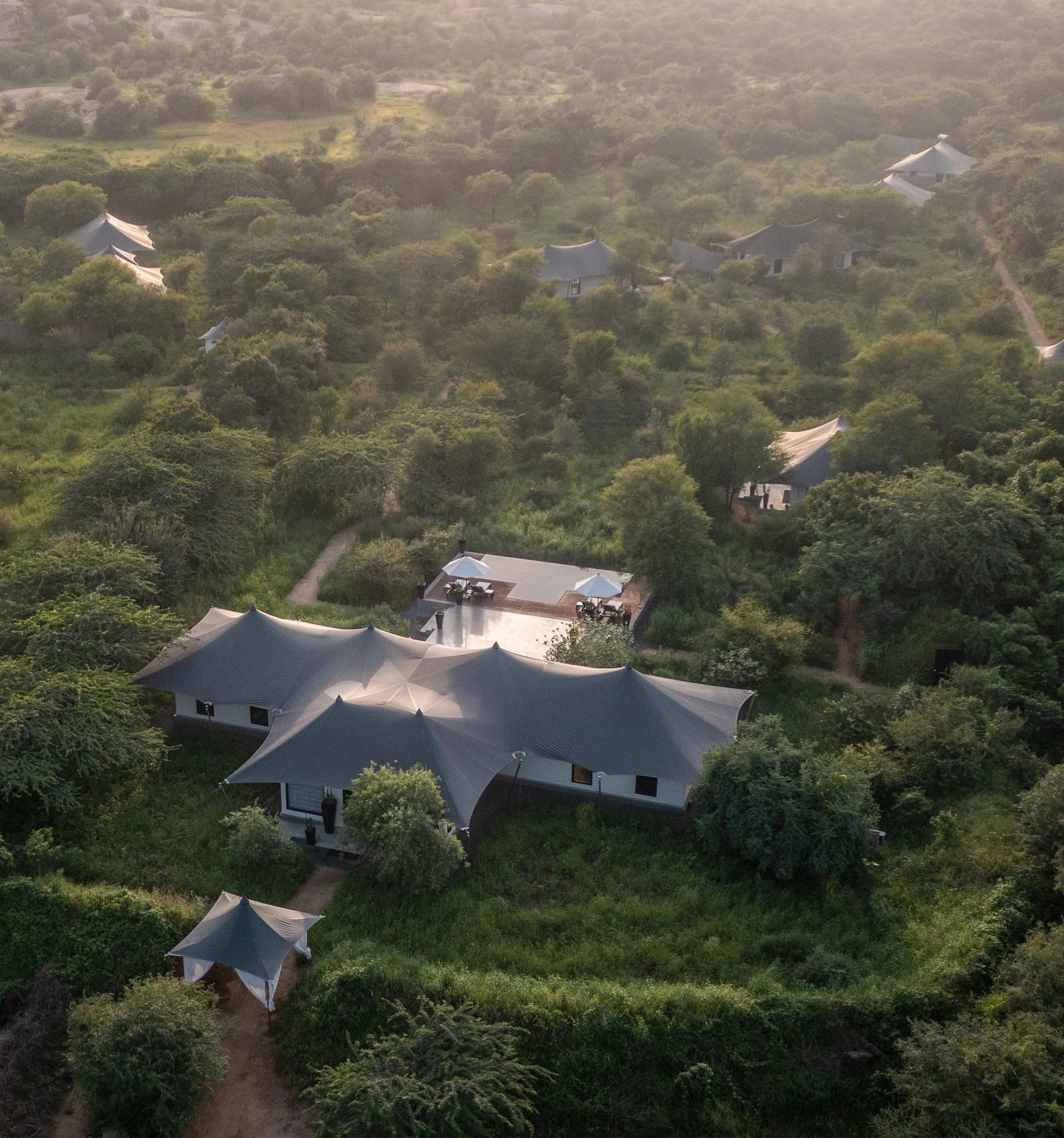 SUJÁN JAWAI Camp — vibe