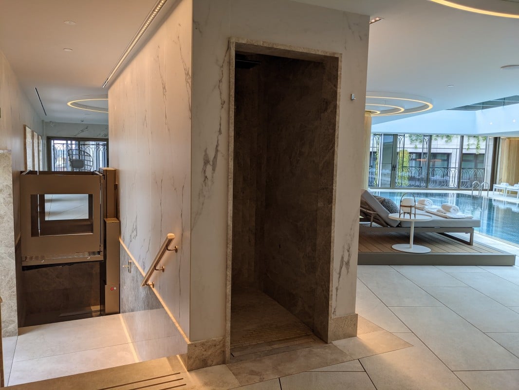 Four Seasons Hotel Madrid — vibe