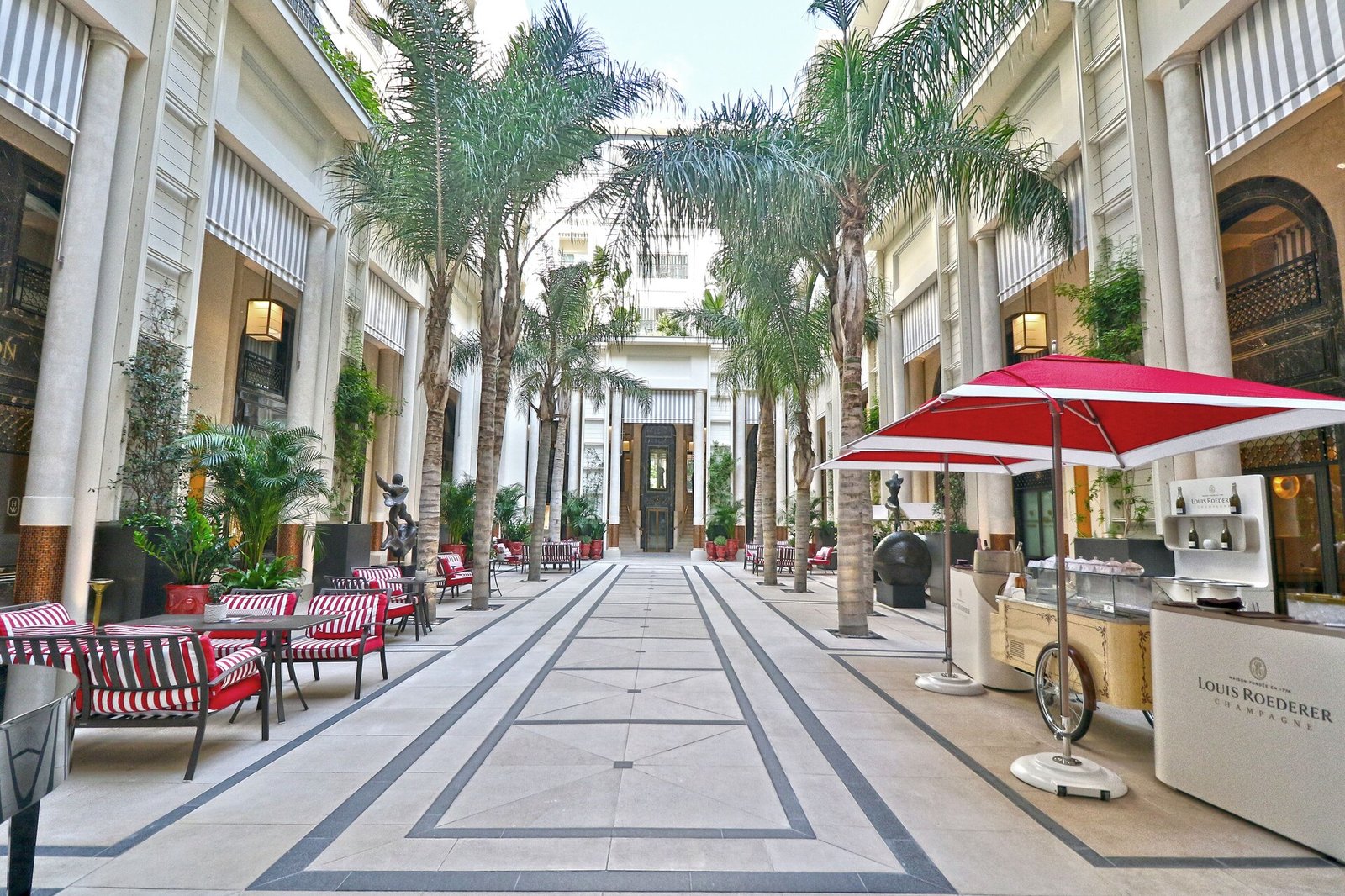 Hotel de Paris Monte-Carlo — vibe