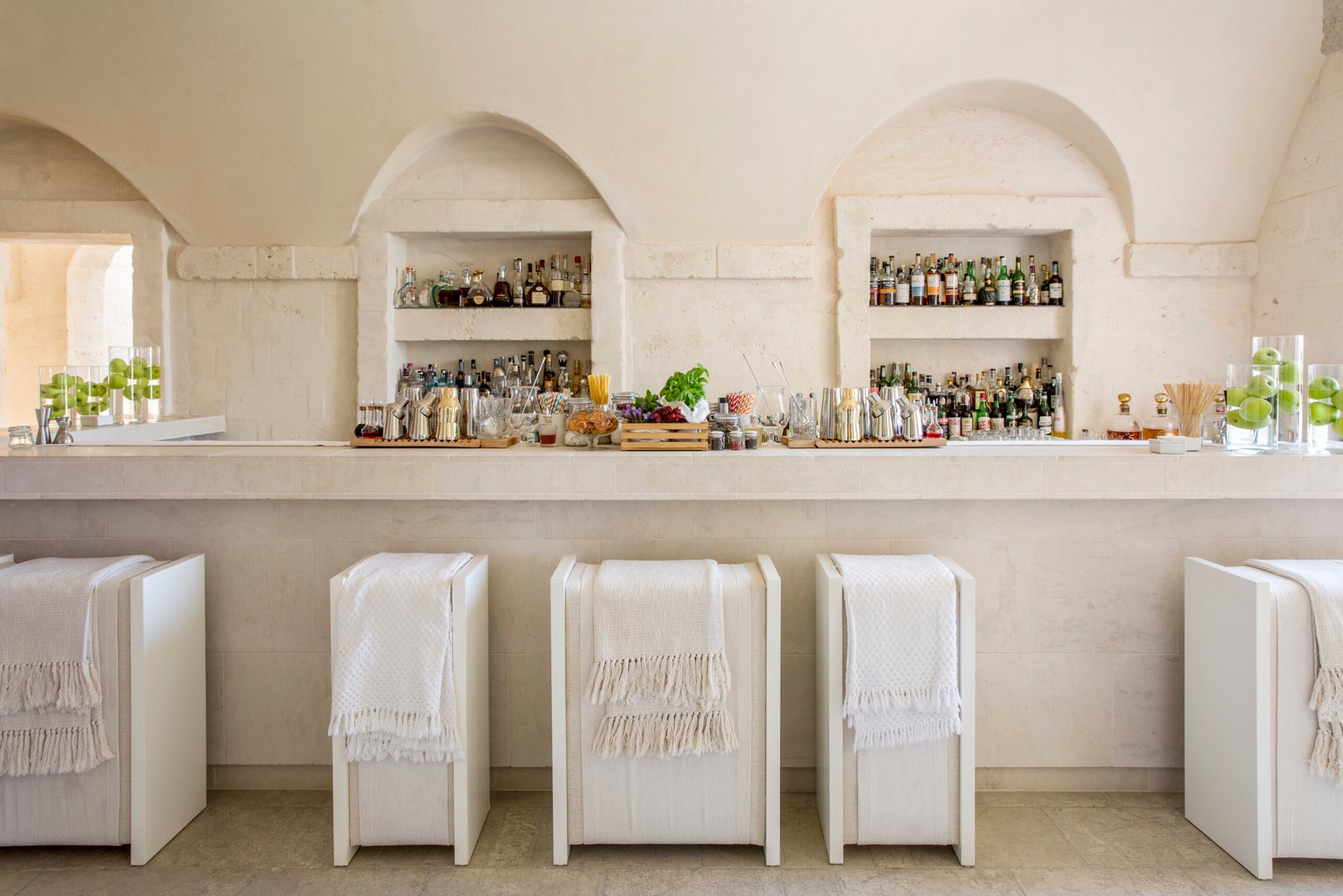 Borgo Egnazia, bar del portico
