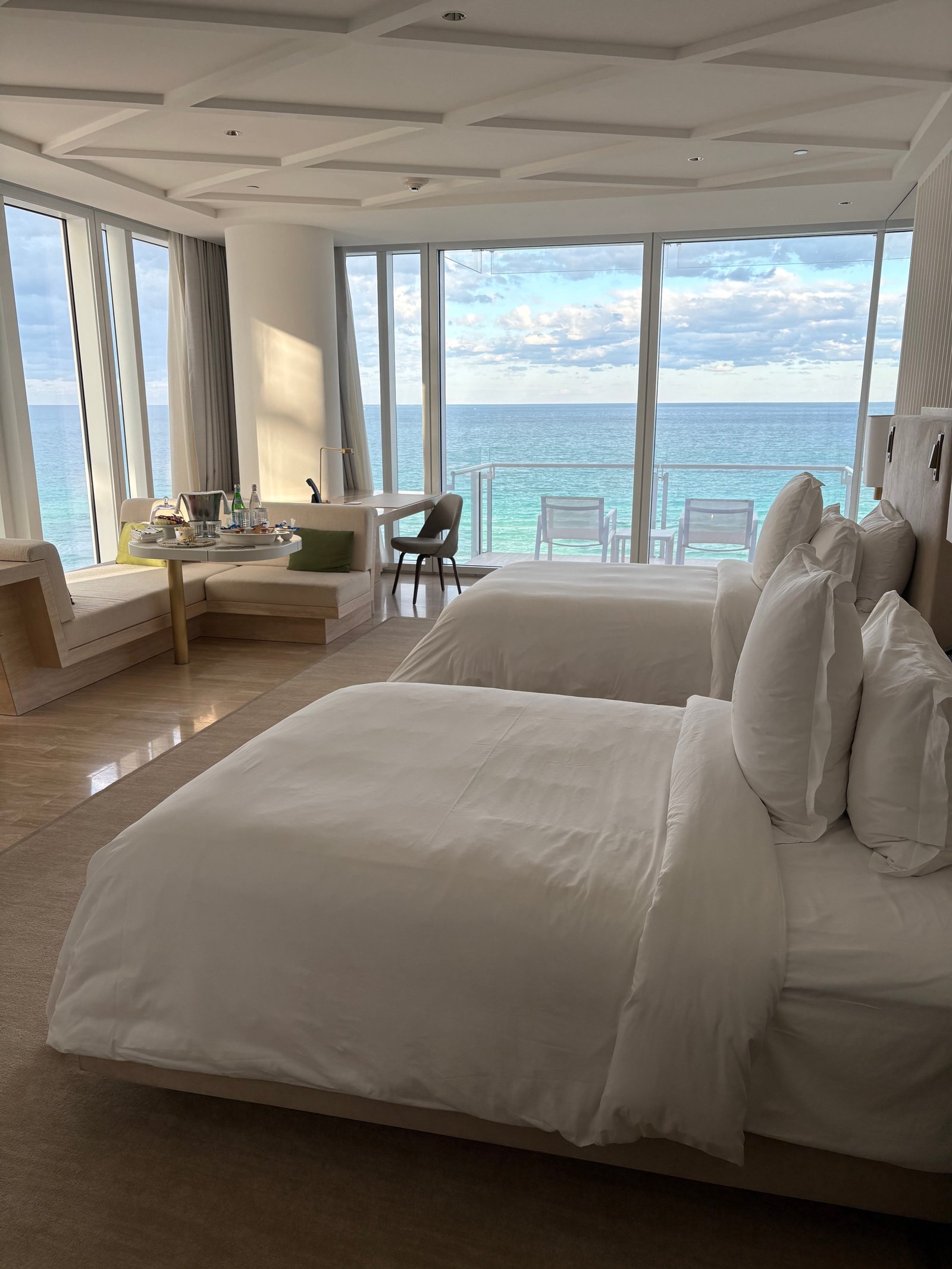 Four Seasons Hotel at The Surf Club, Surfside, Florida — rooms