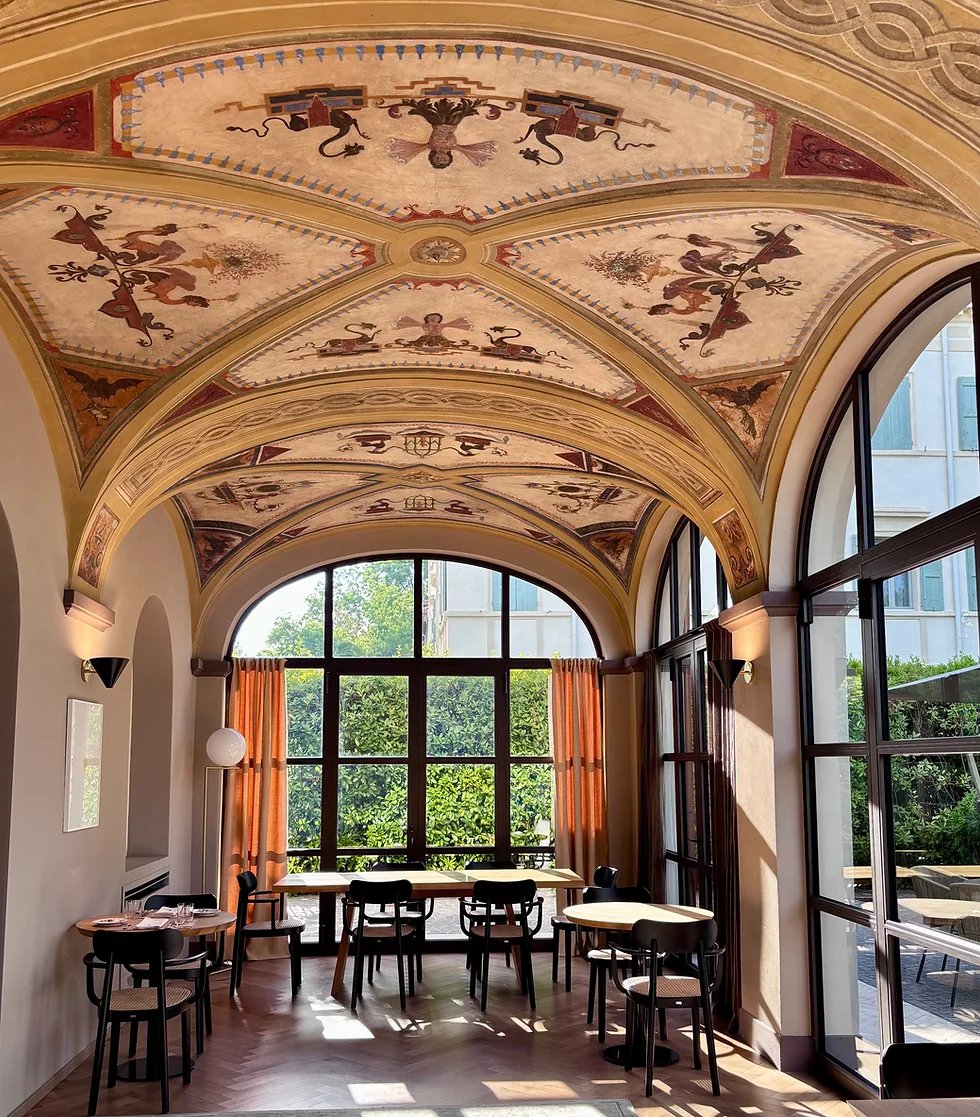 Casa Maria Luigia, at the table