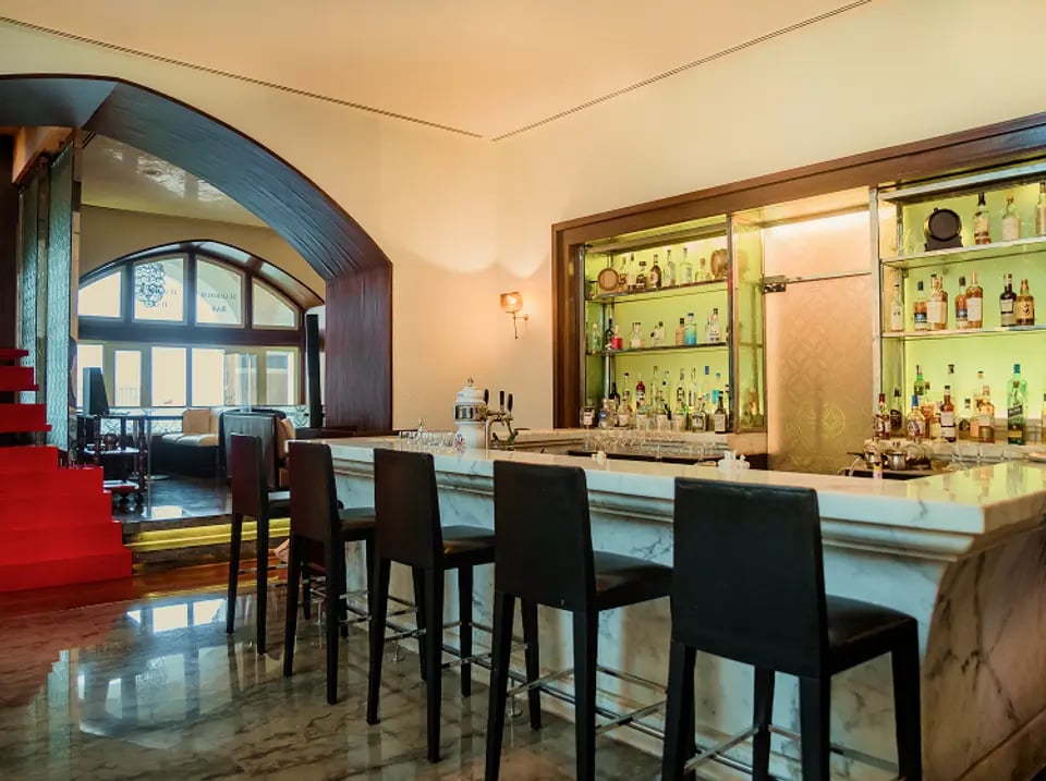 The Taj Mahal Palace, Mumbai, harbour bar