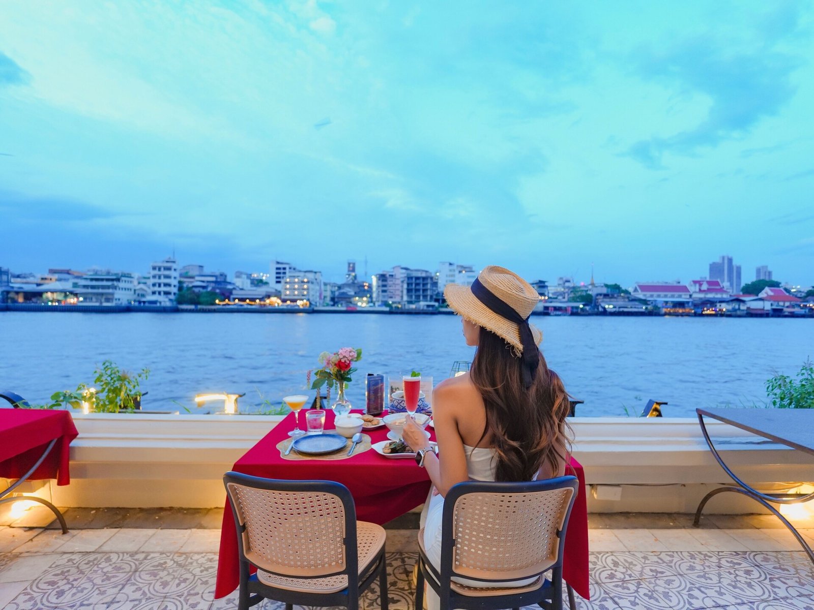 Amdaeng Bangkok Riverside Hotel